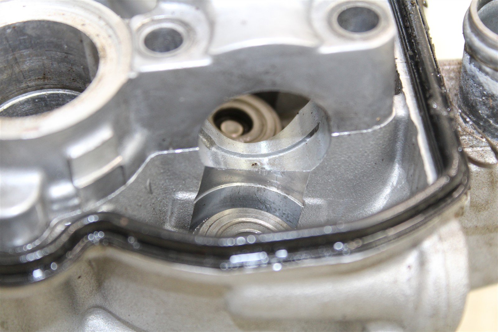 2009 Kawasaki KX 250F Cylinder Head Valve Cover NEEDS REPAIR 27039