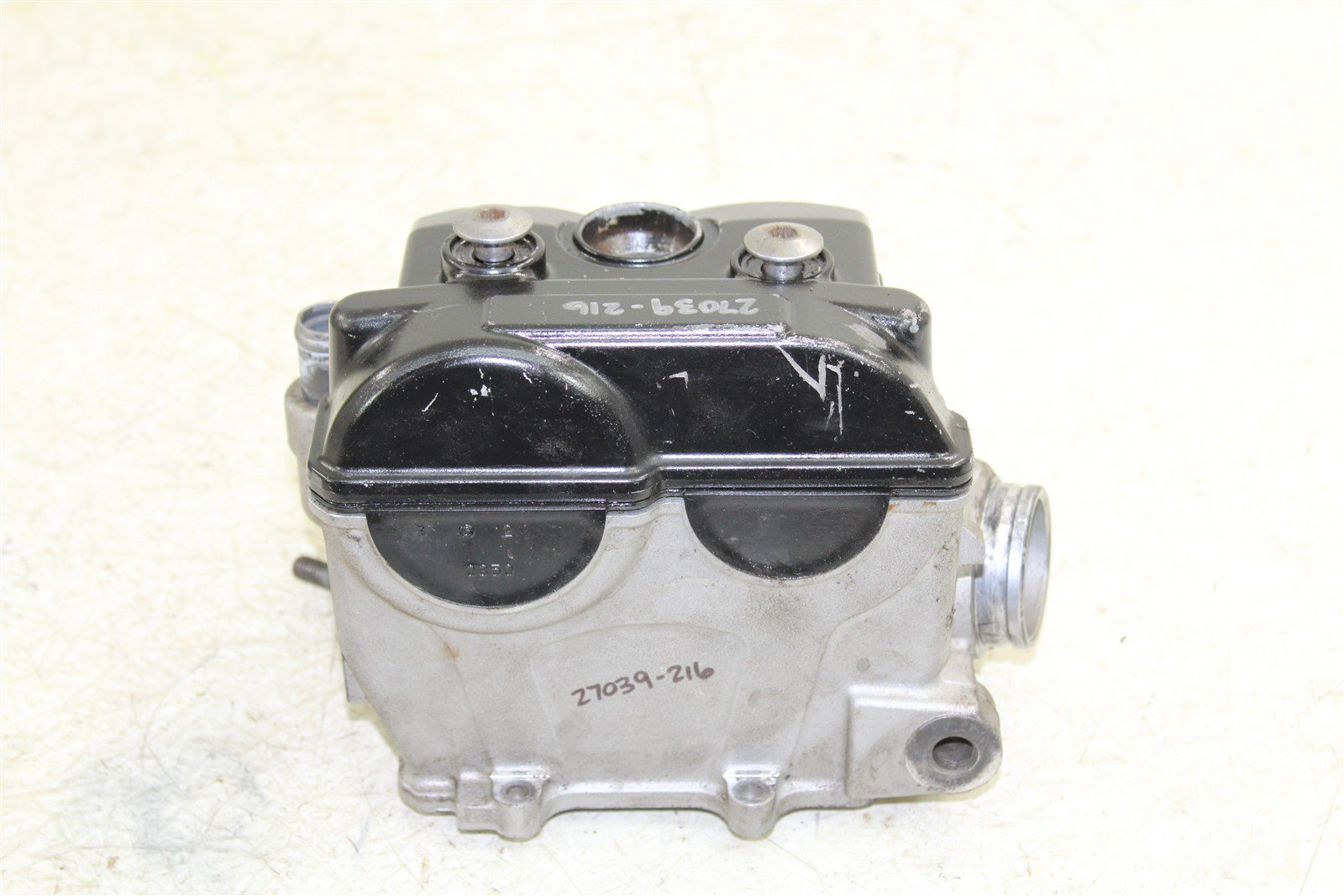 2009 Kawasaki KX 250F Cylinder Head Valve Cover NEEDS REPAIR 27039