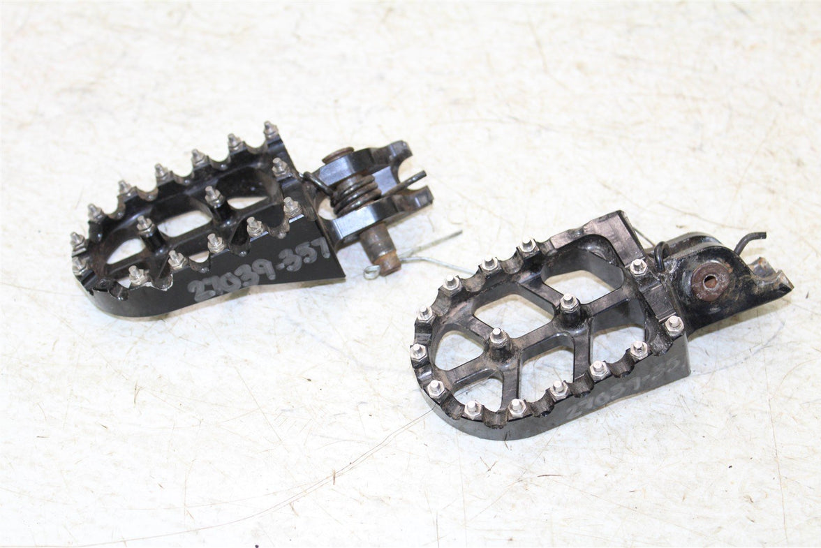 2009 Kawasaki KX 250F Foot Pegs Set Hardware Springs Rests 27039
