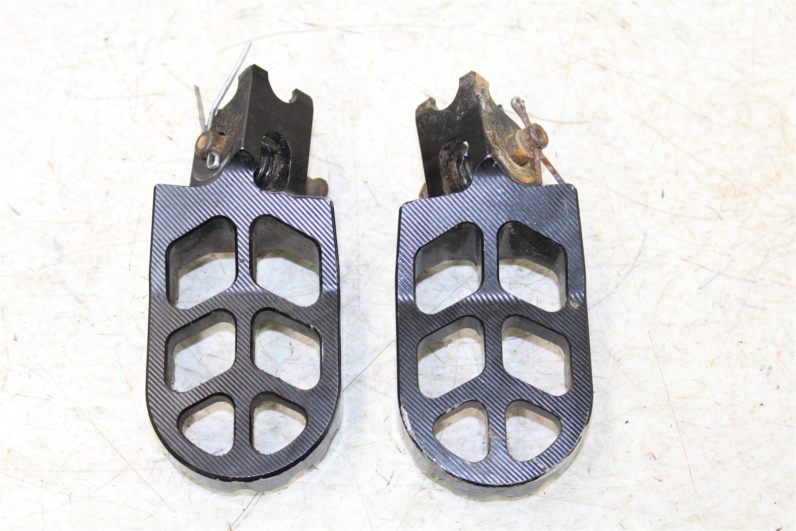 2009 Kawasaki KX 250F Foot Pegs Set Hardware Springs Rests 27039