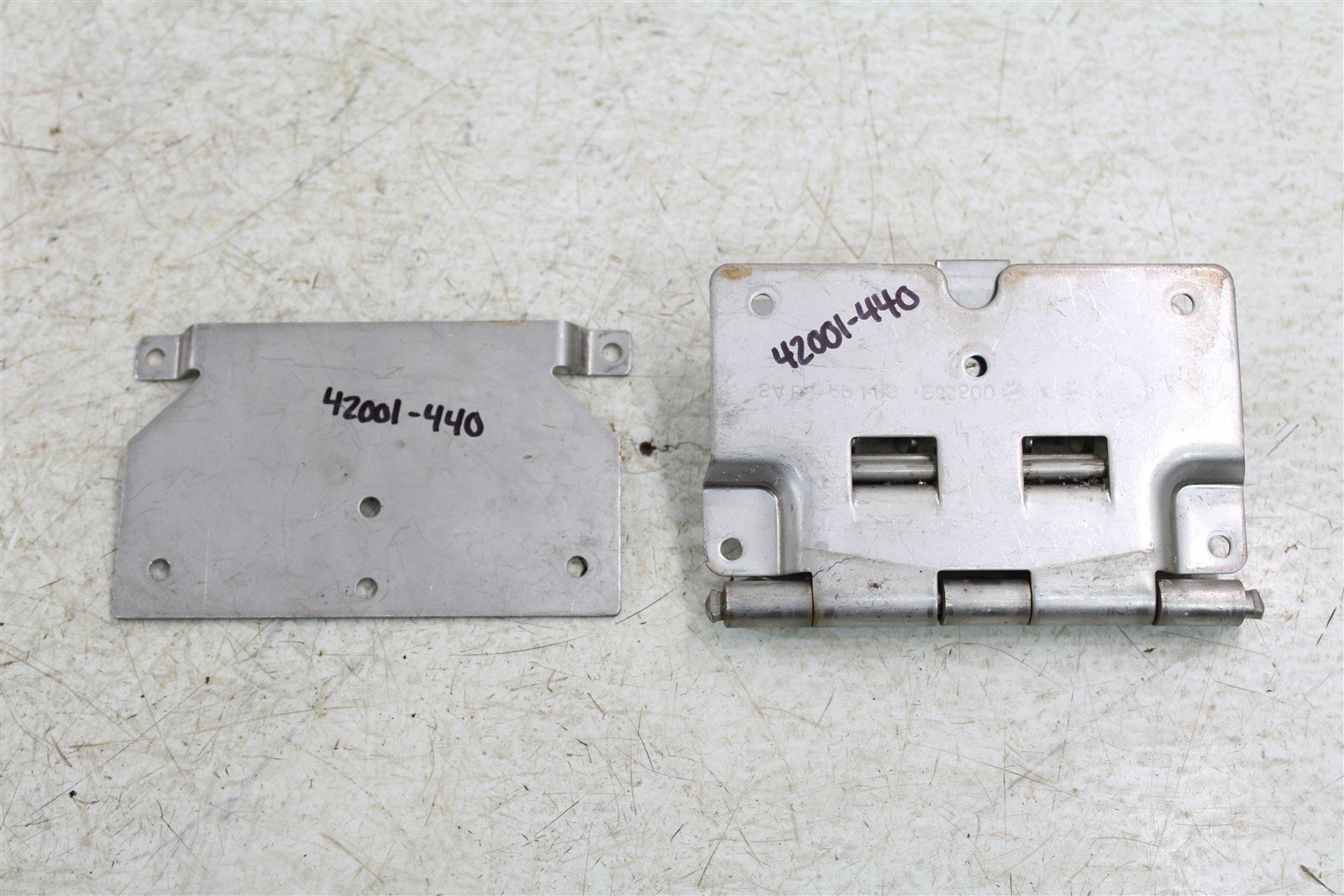 1997 Sea Doo GS 717 Front Storage Cover Hinge w/ Retainer Plate GSX GSI 42001