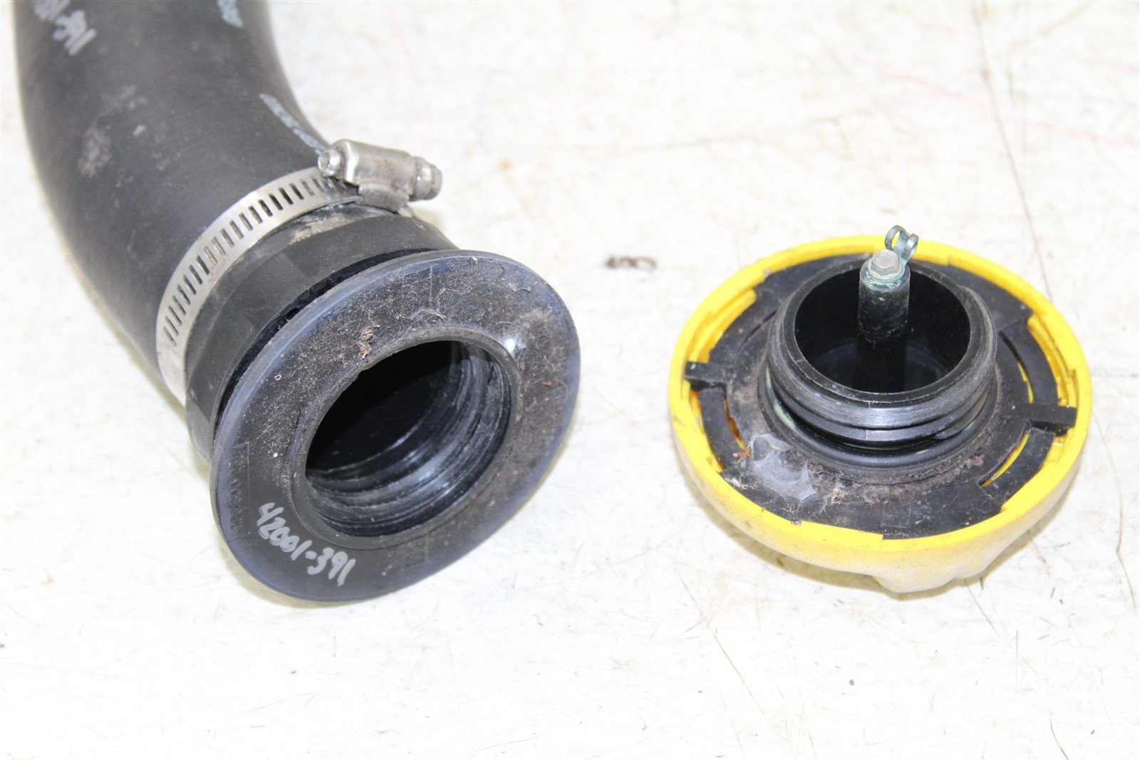 1997 Sea Doo GS 717 Gas Tank Fuel Cap w/ Filler Neck Tube GSX GSI GTS SPX 42001