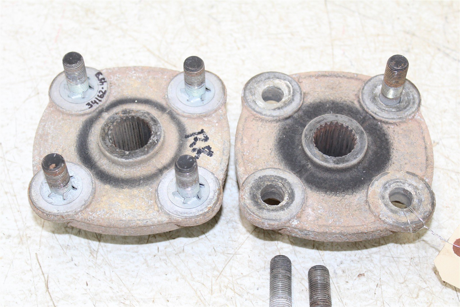 1997 Polaris Magnum 425 4x4 Rear Hubs Wheel Mounts 34162