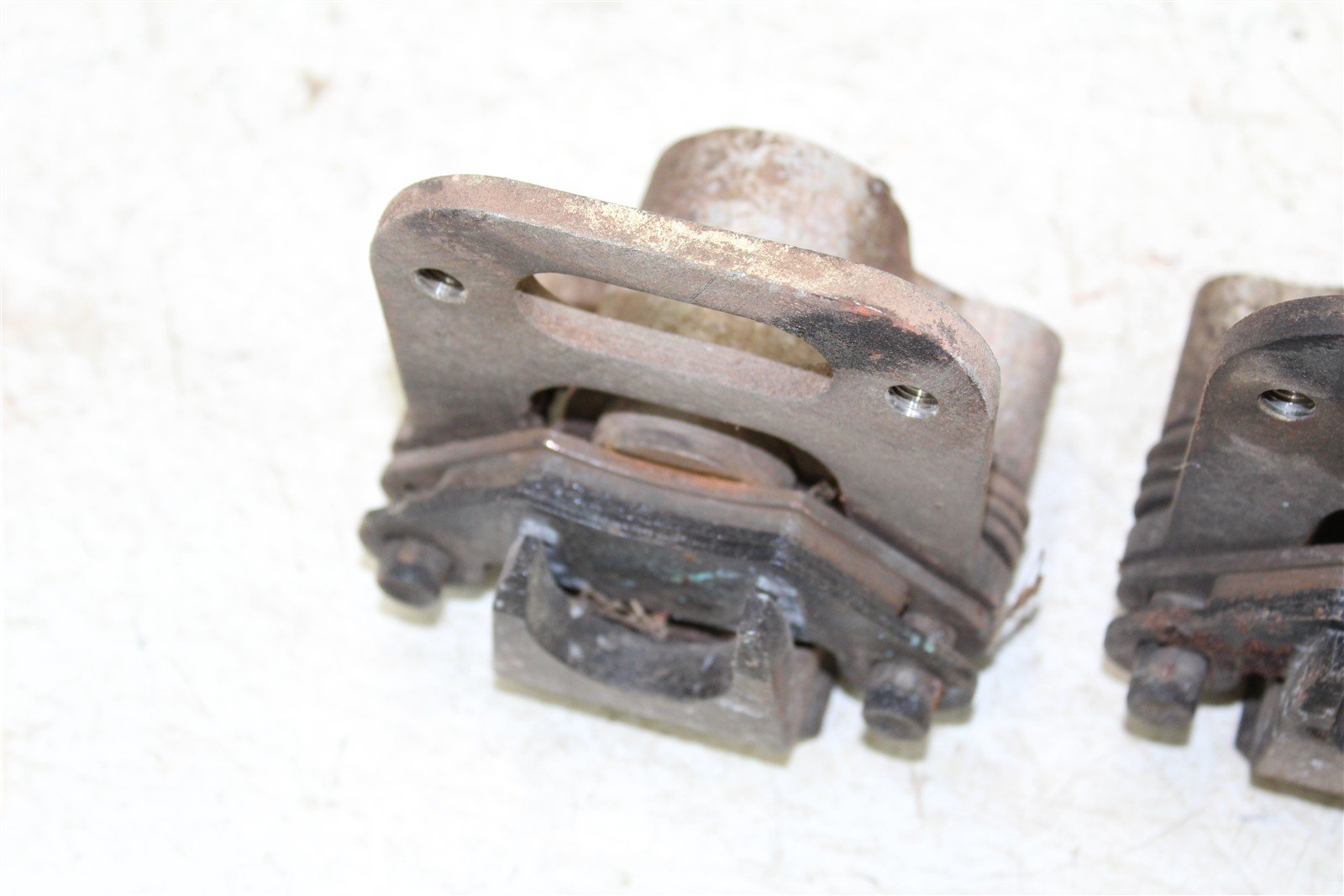 1997 Polaris Magnum 425 4x4 Front Brake Calipers Set Left Right 34162