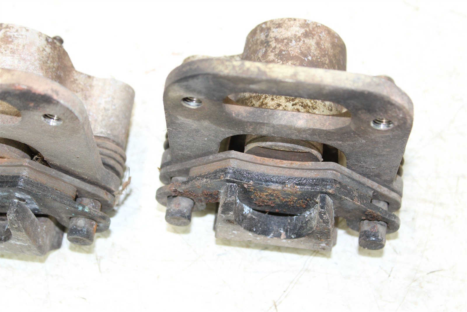 1997 Polaris Magnum 425 4x4 Front Brake Calipers Set Left Right 34162
