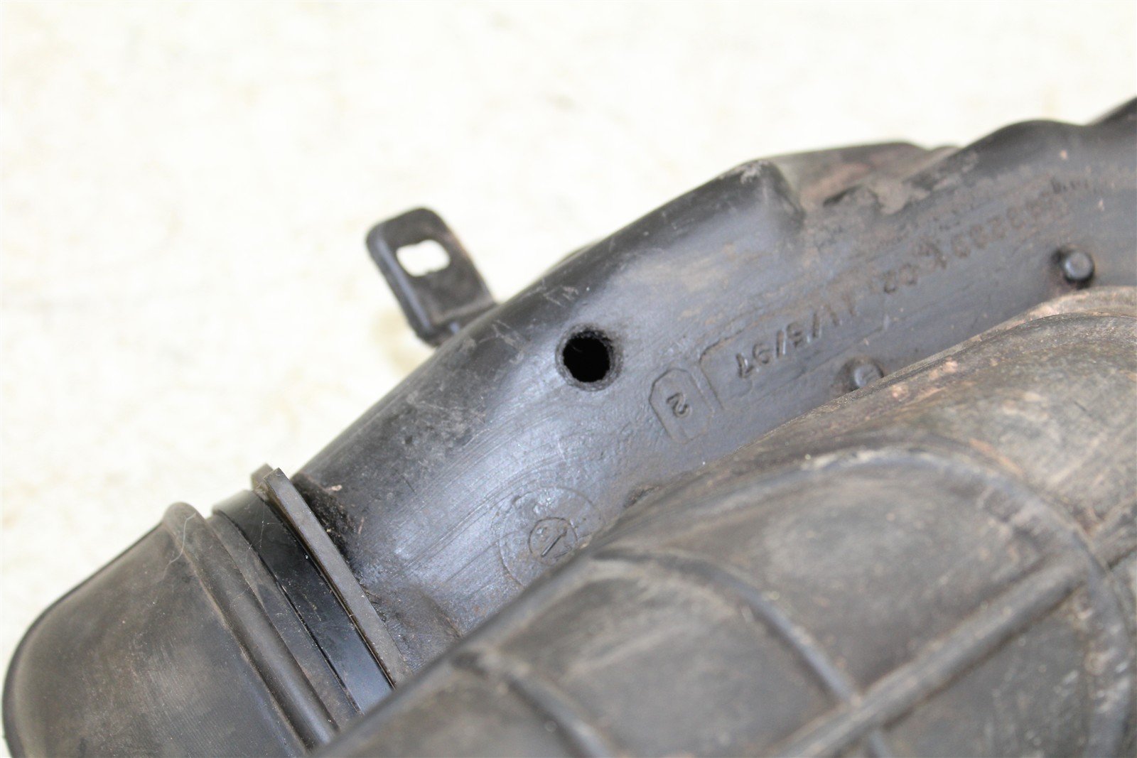 1997 Polaris Magnum 425 4x4 Air Box Intake Housing Boot Filter Cage 34162