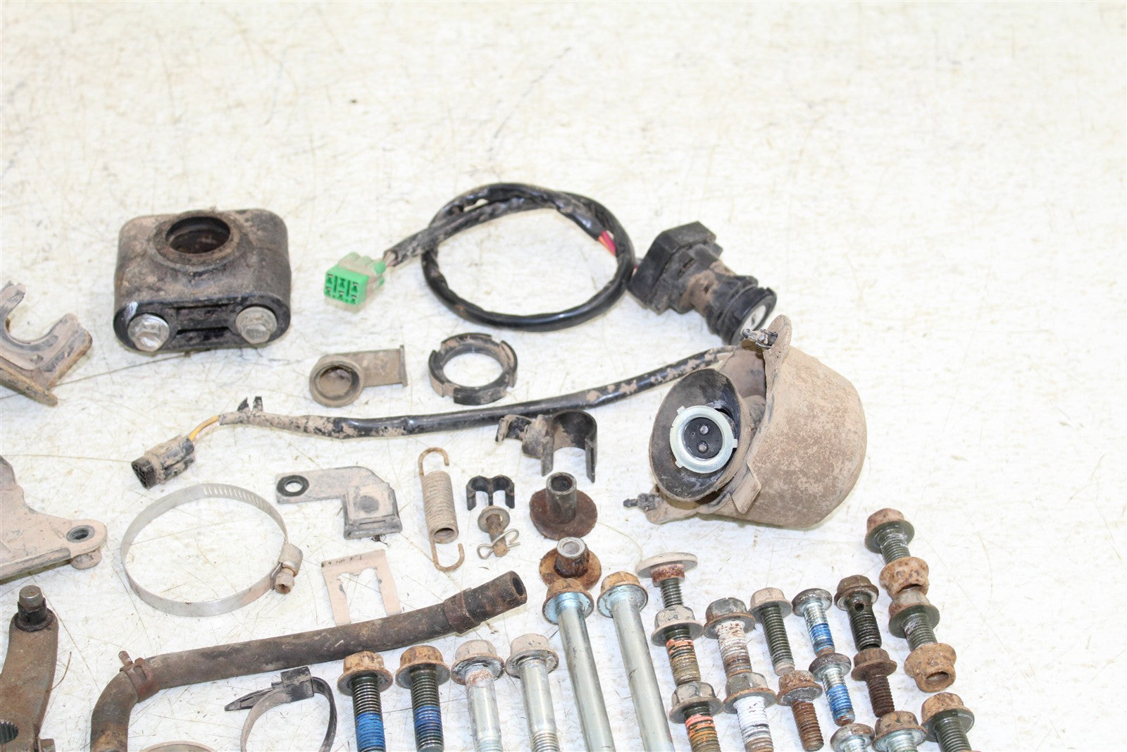 2004 Suzuki Eiger 400 4x4 Chassis Bolt Kit Hardware Wire Bracket 43058