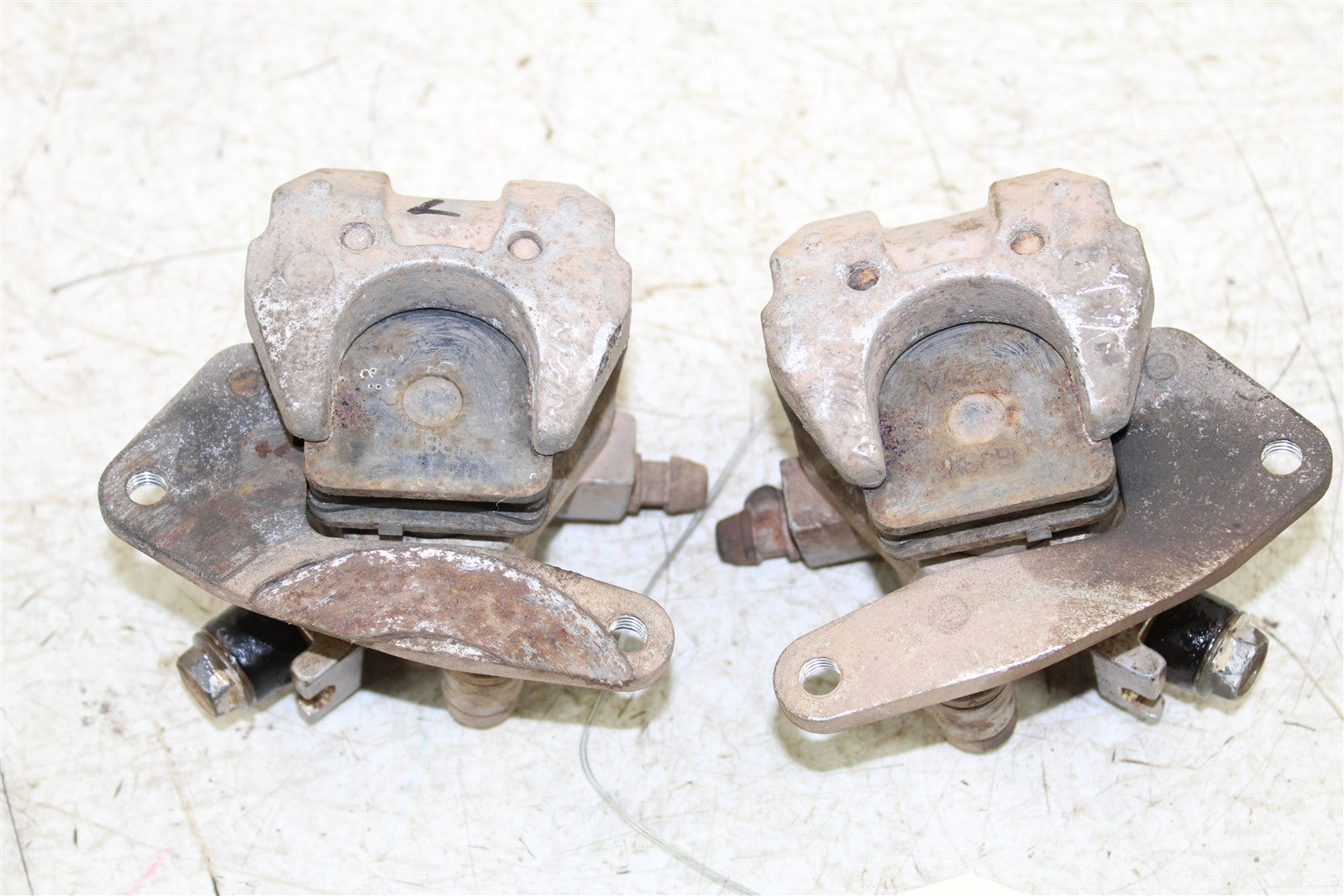 2003 Suzuki Ozark 250 Front Brake Calipers Set Left Right 43059