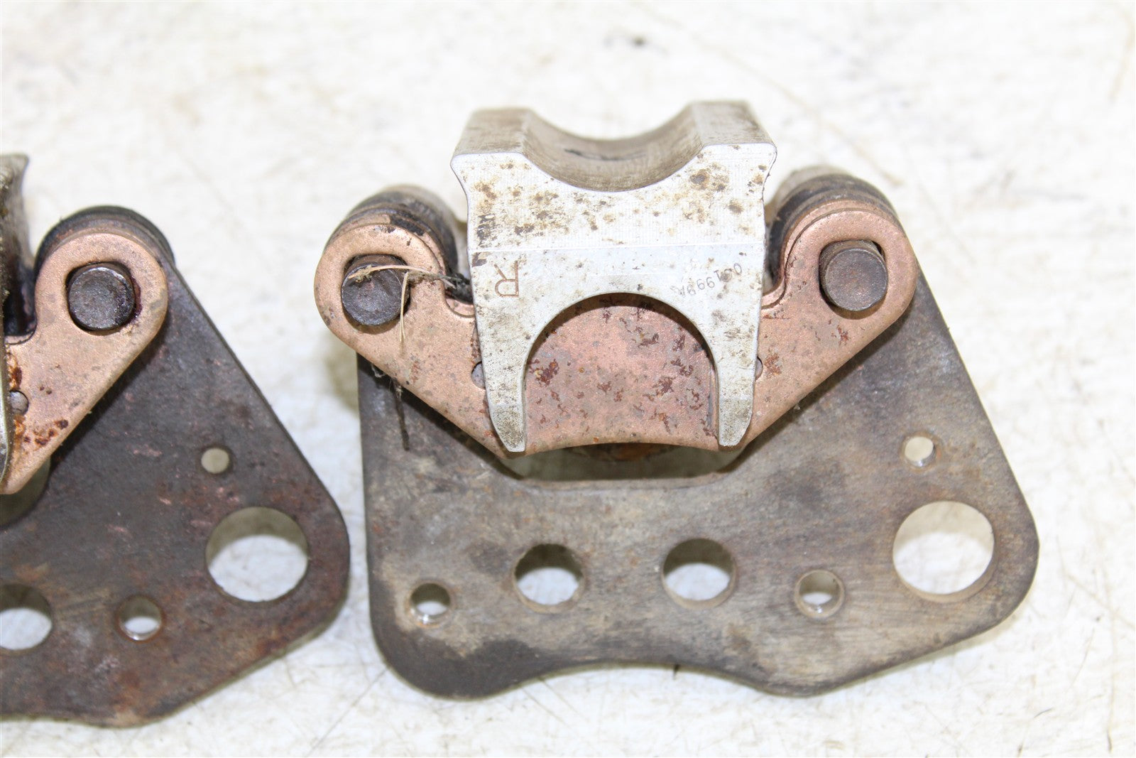 2002 Polaris Sportsman 500 Front Brake Calipers Set Left Right 34164