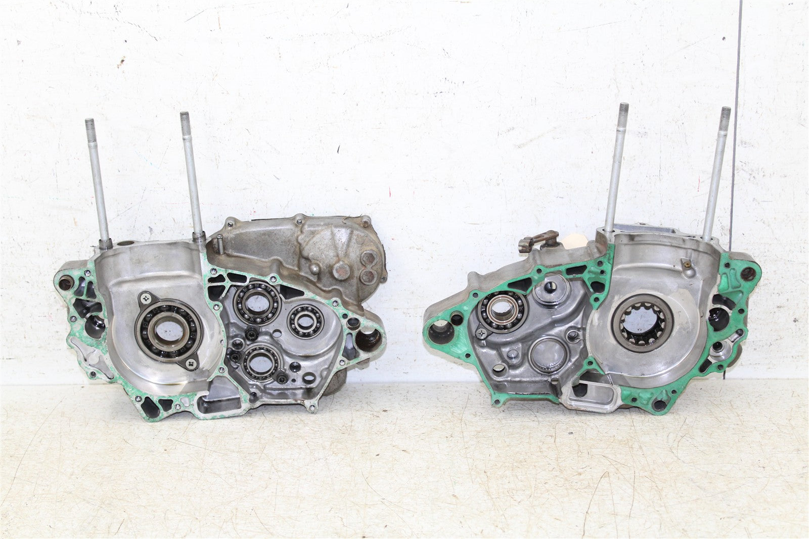 2004 Honda CRF 450R Engine Cases Crankcase Motor Left Right 50127
