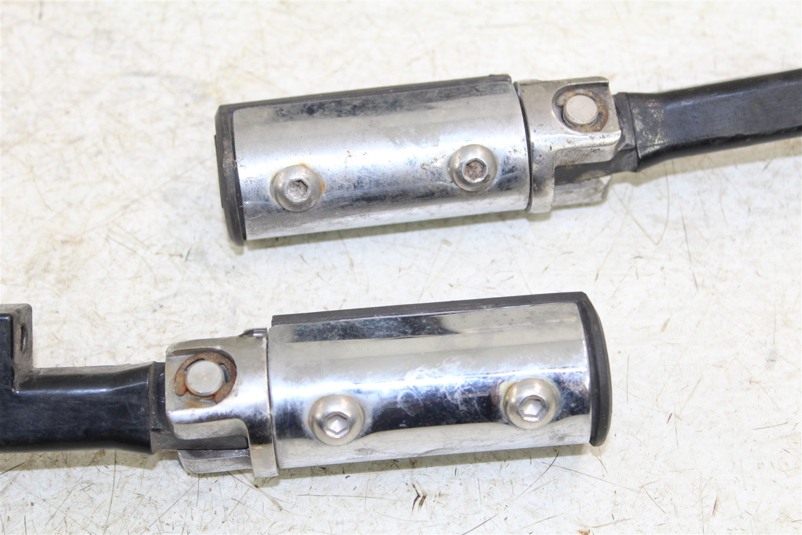 1999 Victory Motorcycle V92C Passenger Foot Rest Pegs Set 49900