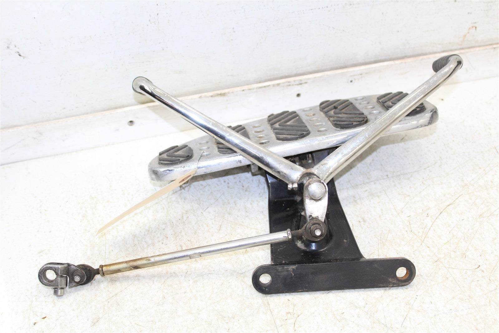 1999 Victory Motorcycle V92C Left Floor Board Foot Rest Peg w/ Shifter 49900