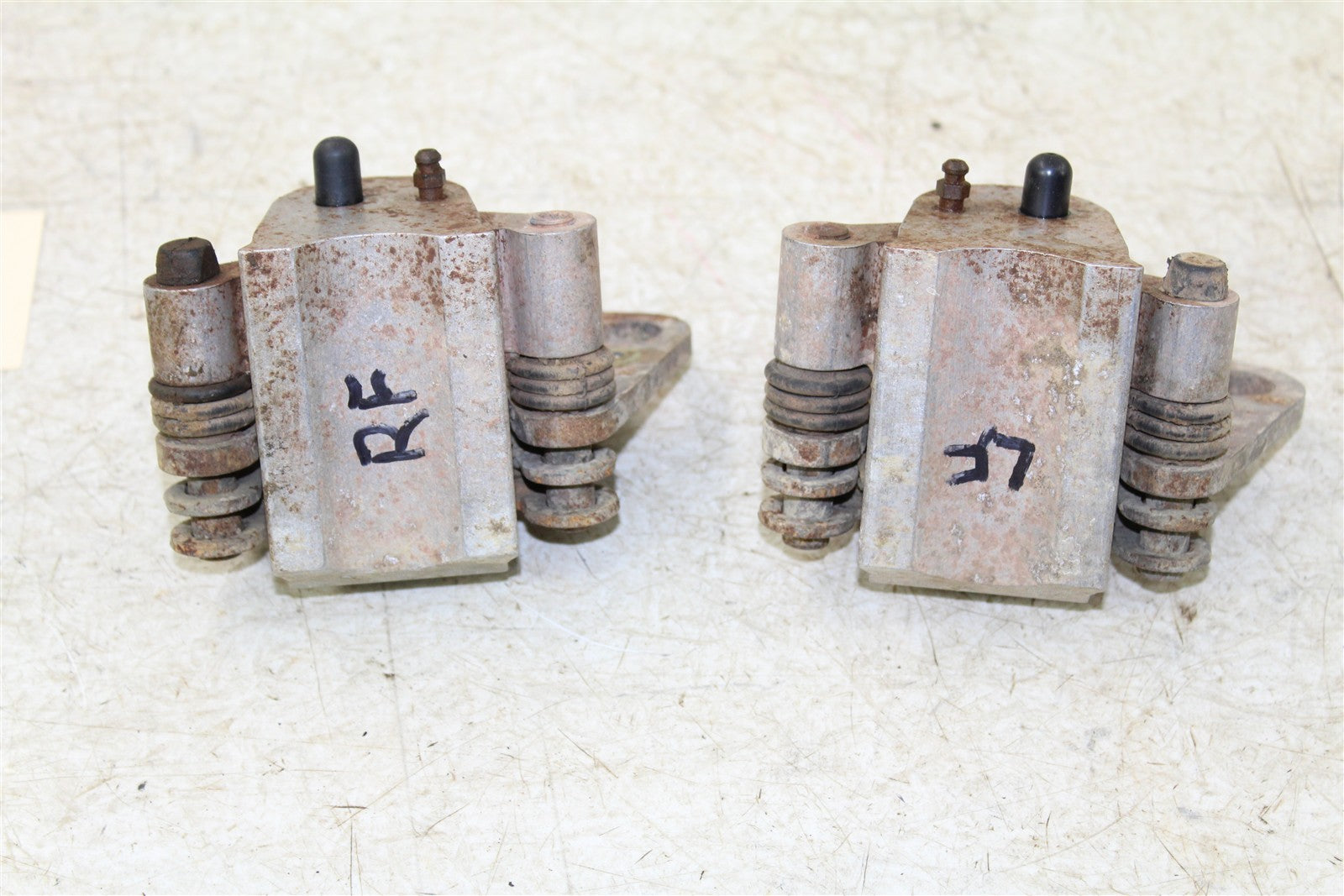 2002 Polaris Sportsman 700 4x4 Front Brake Calipers Set Left Right 34165