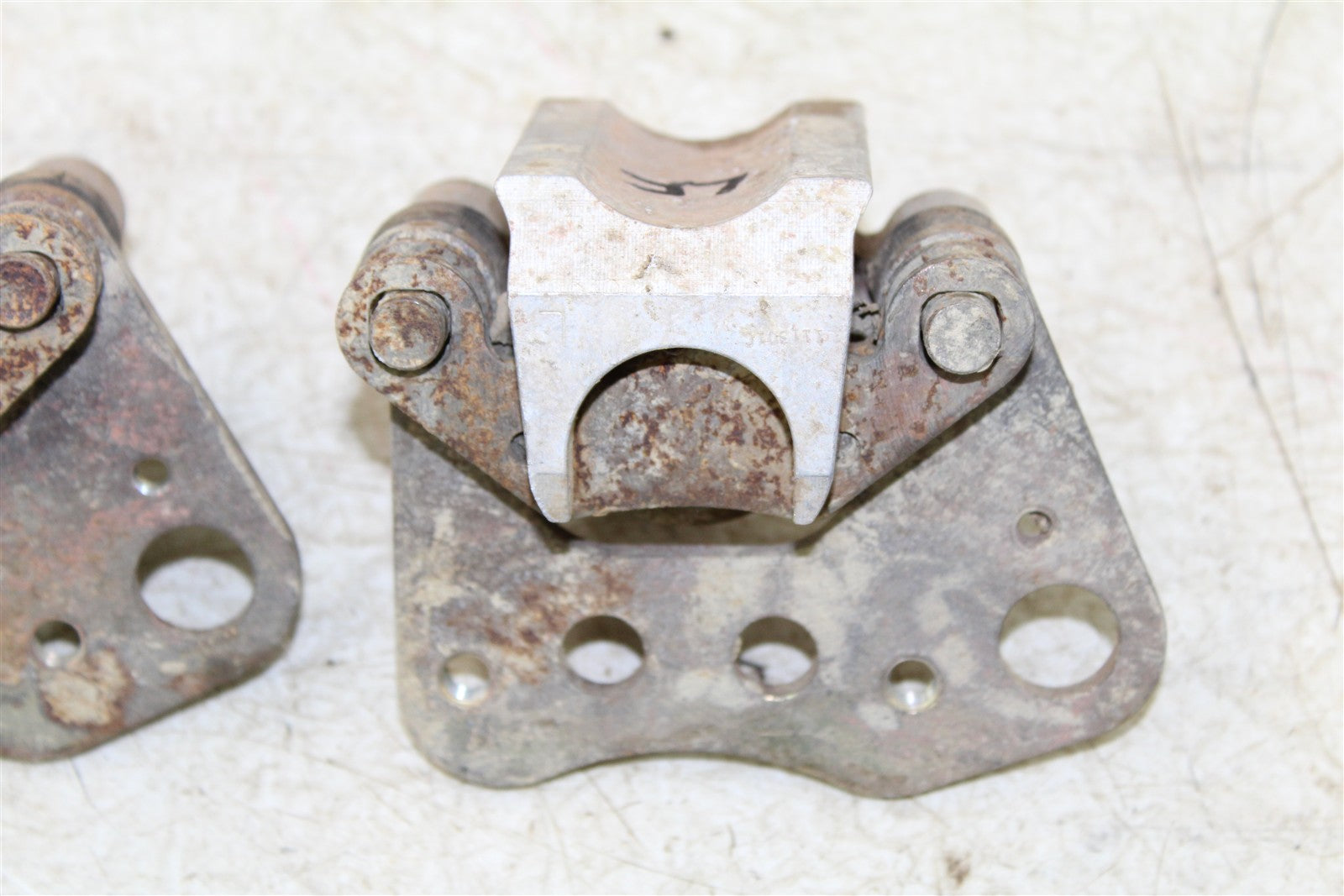 2002 Polaris Sportsman 700 4x4 Front Brake Calipers Set Left Right 34165