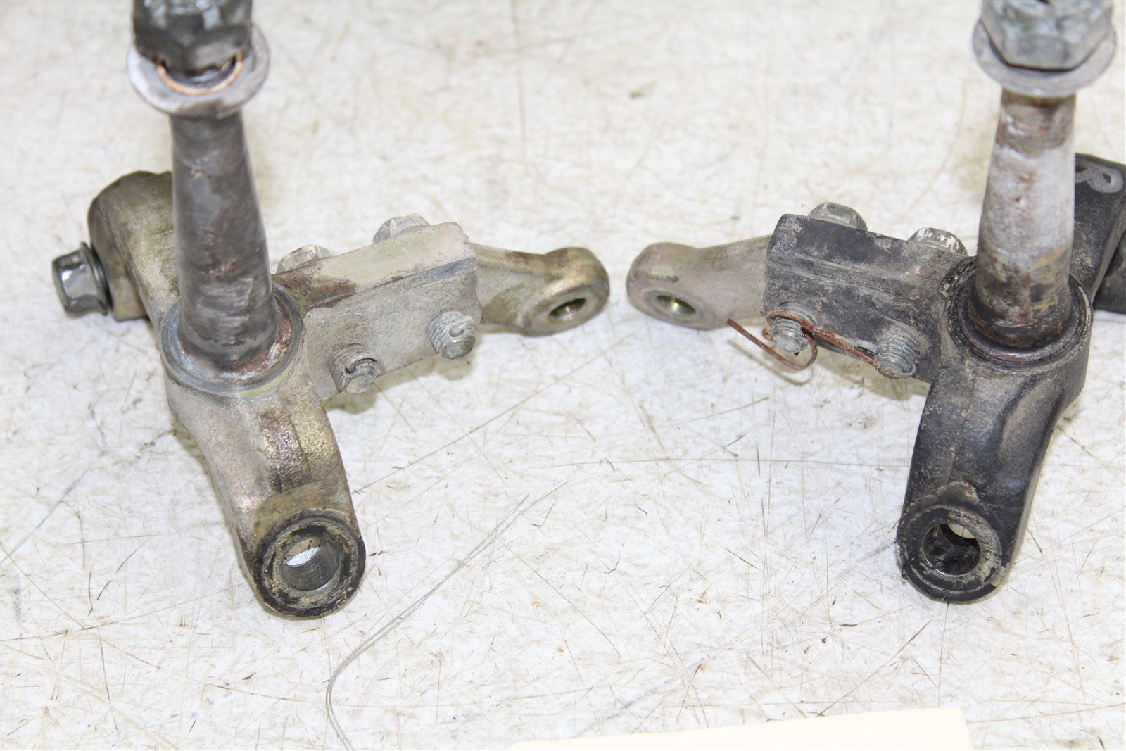 1996 Yamaha Blaster 200 Front Spindles Knuckle Set Left Right 50128