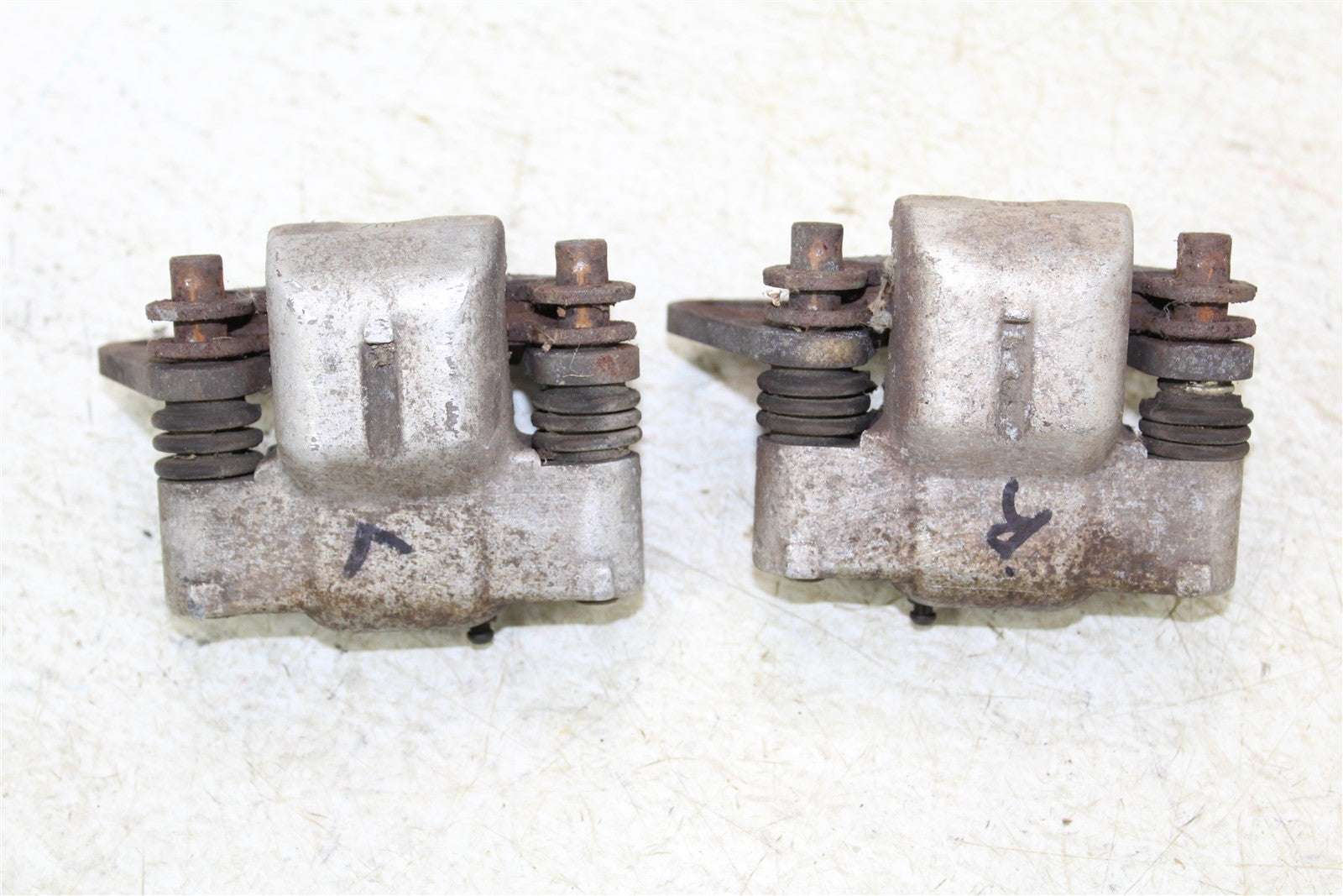 2004 Polaris Sportsman 500 4x4 Front Brake Calipers Set Left Right 34166