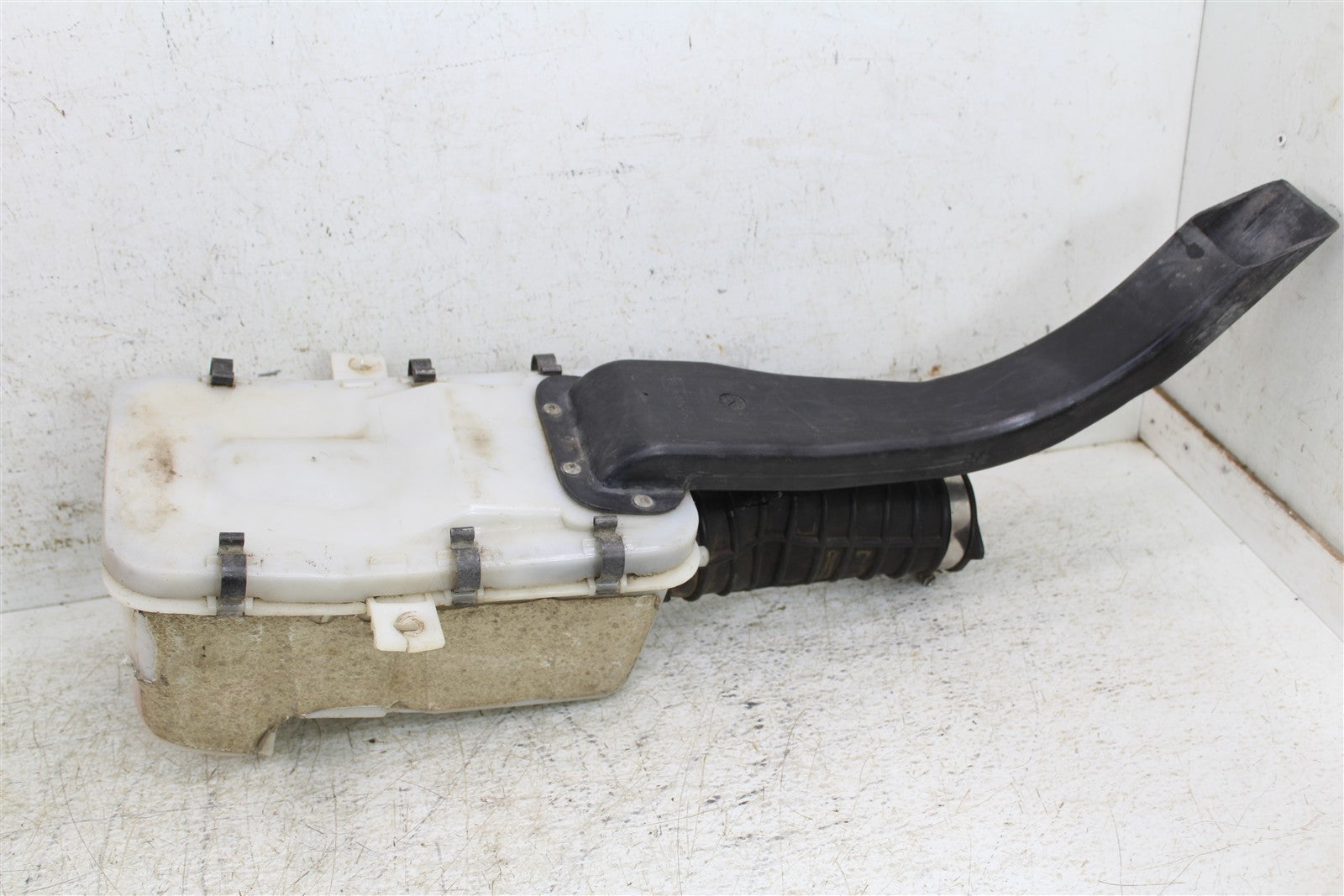 2004 Polaris Sportsman 500 4x4 Air Box Intake Housing Boot Filter Cage 34166