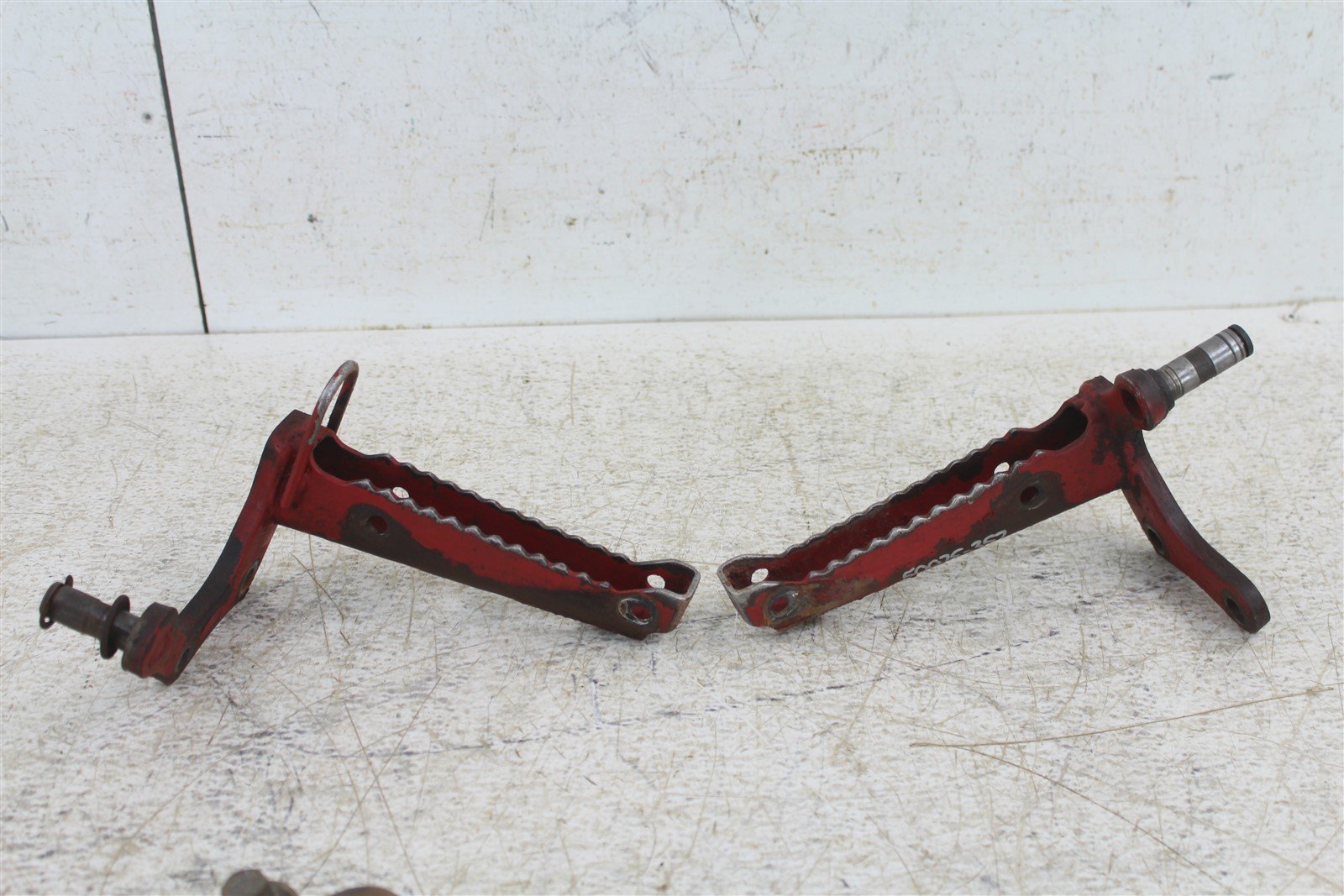 1998 Yamaha Big Bear 350 4x4 Foot Pegs Rests Set Left Right