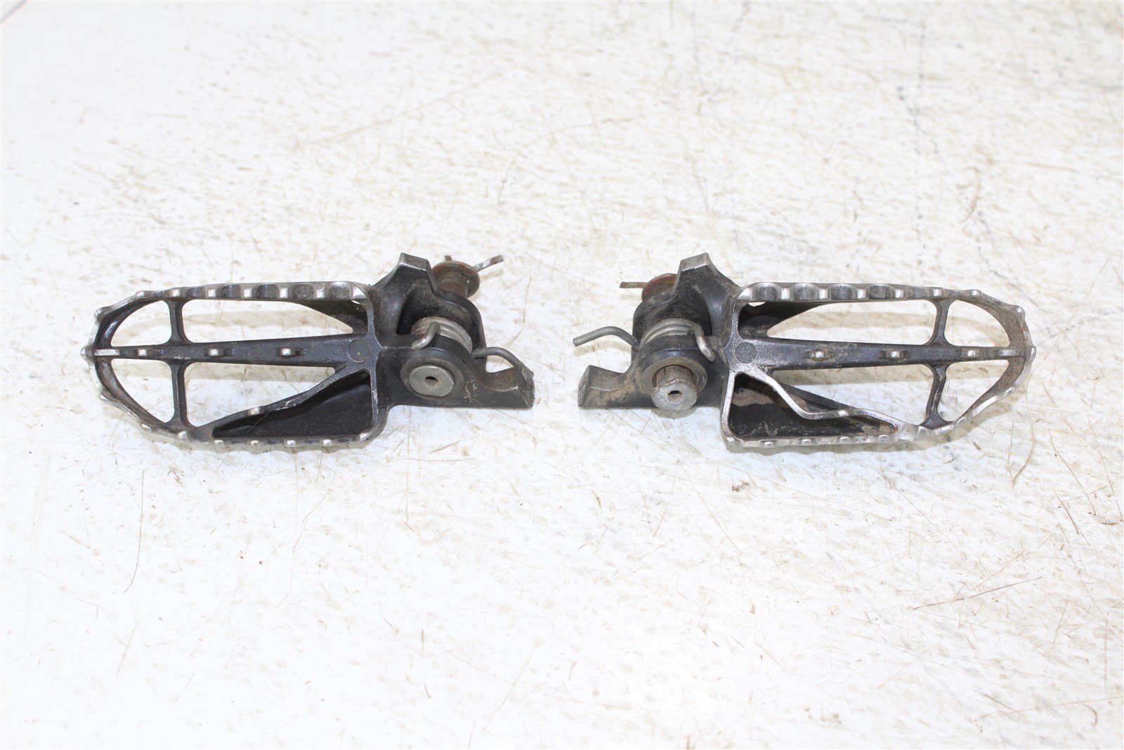 2004 Honda CRF 250R Foot Pegs Set Hardware Springs Rests