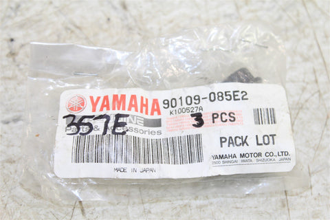 NOS Genuine Yamaha Bolt 88-89 DT200 93-98 GTS1000 96-01 TDM850 90109-085E2 Qty 3