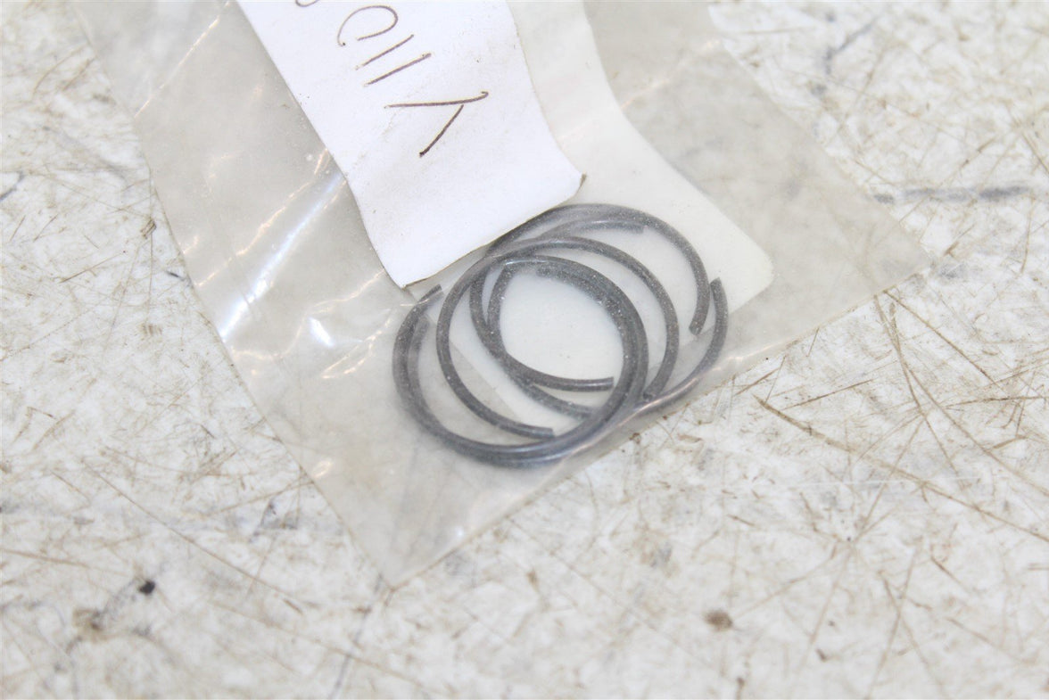NOS Genuine Yamaha Inner Circlip 93450-24028-00 NEW NOS QTY:5