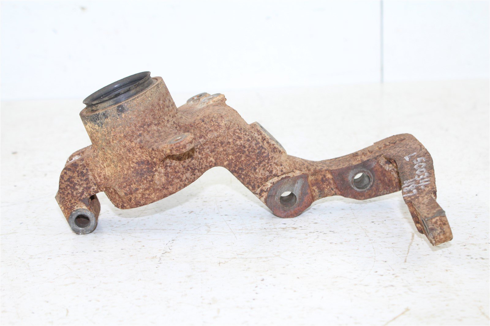 1999 Yamaha Grizzly 600 4x4 Left Front Knuckle Control Arm Mount