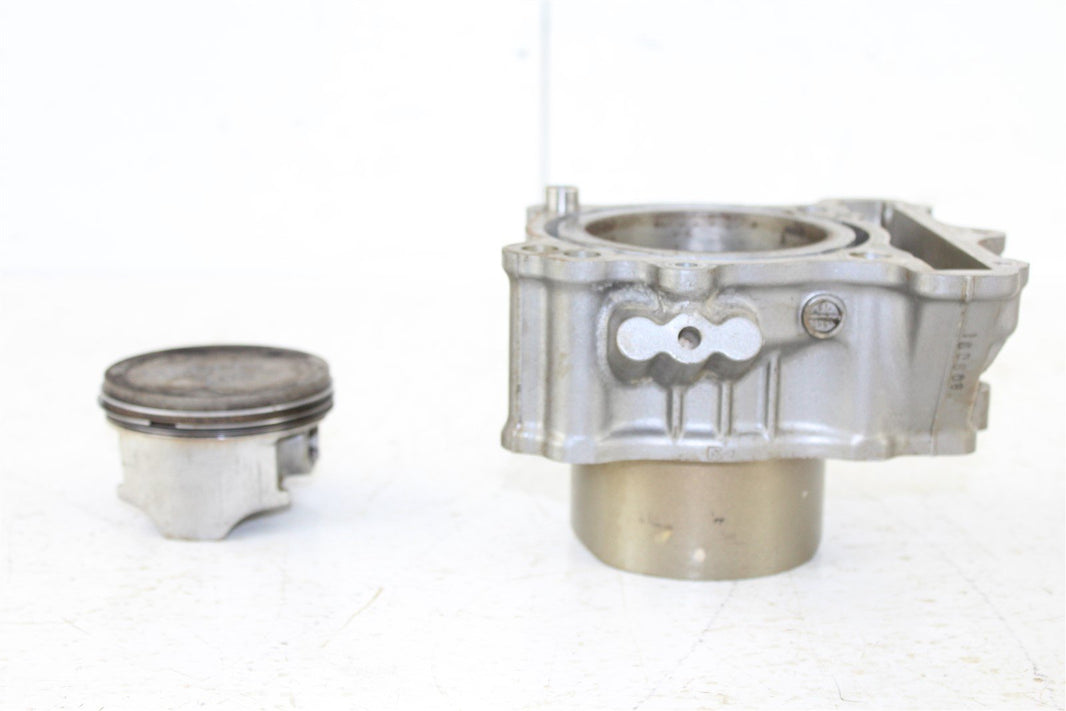 2006 Suzuki SV 650S Rear Engine Cylinder Jug Piston