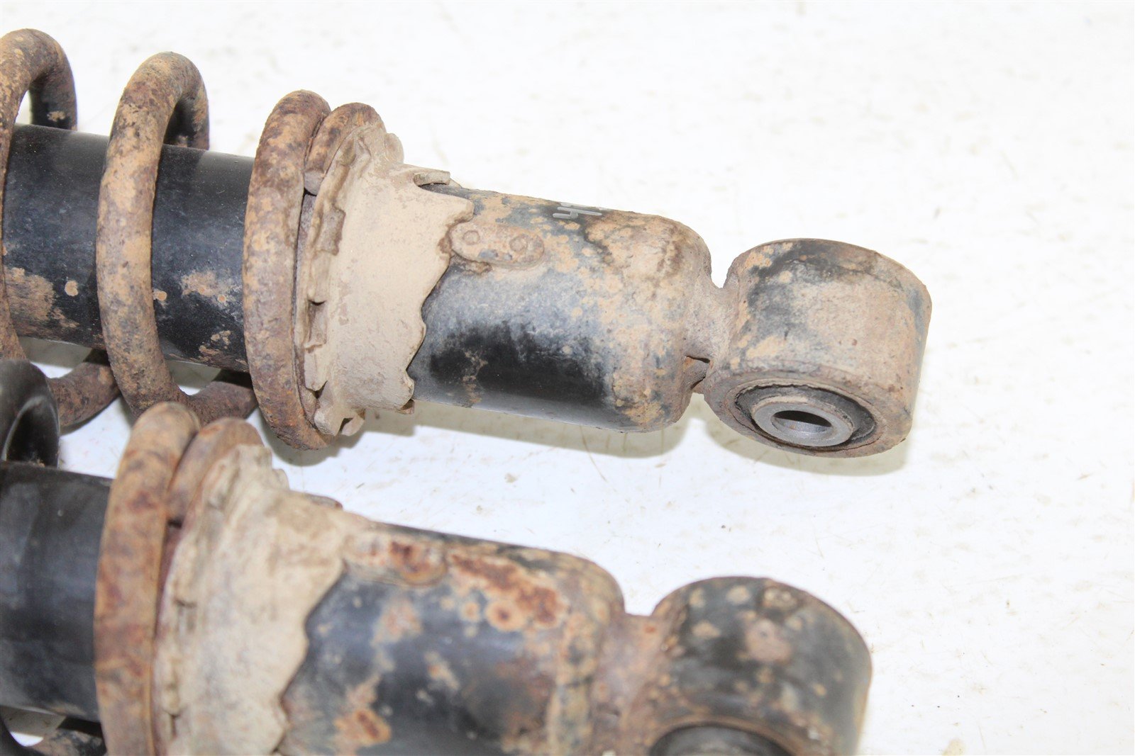 2002 Suzuki Vinson 500 Rear Shocks Spring Absorber Left Right