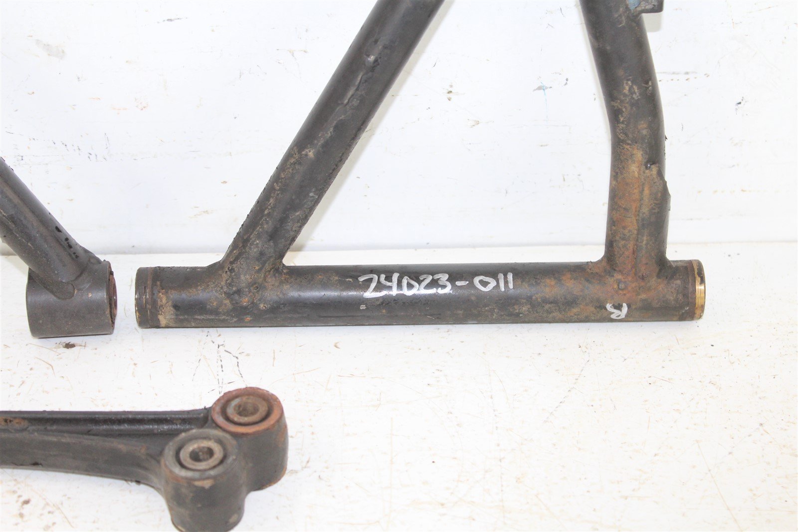 1986 Kawasaki Bayou 300 2x4 Front Right Control A Arms Upper Lower Center