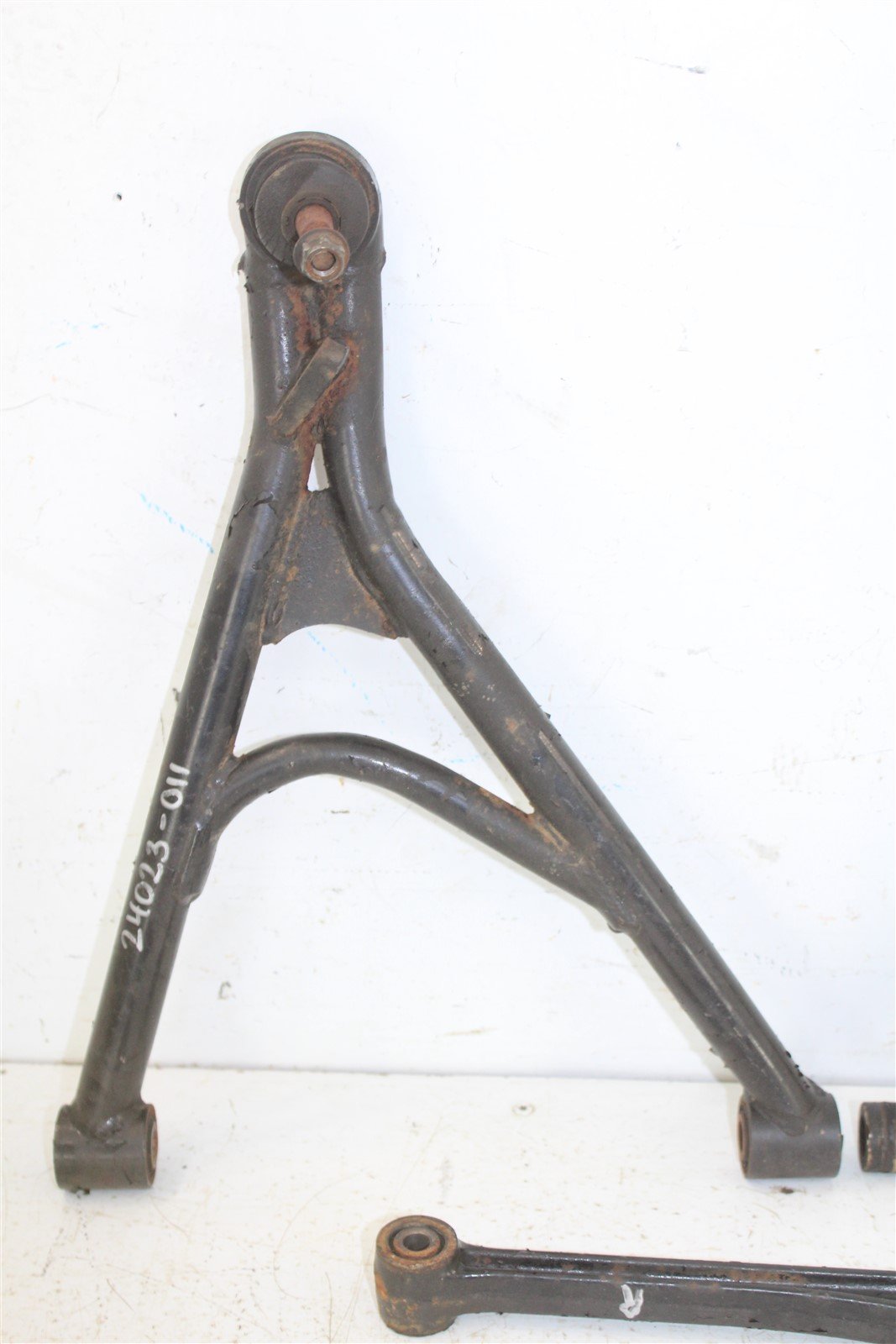 1986 Kawasaki Bayou 300 2x4 Front Right Control A Arms Upper Lower Center