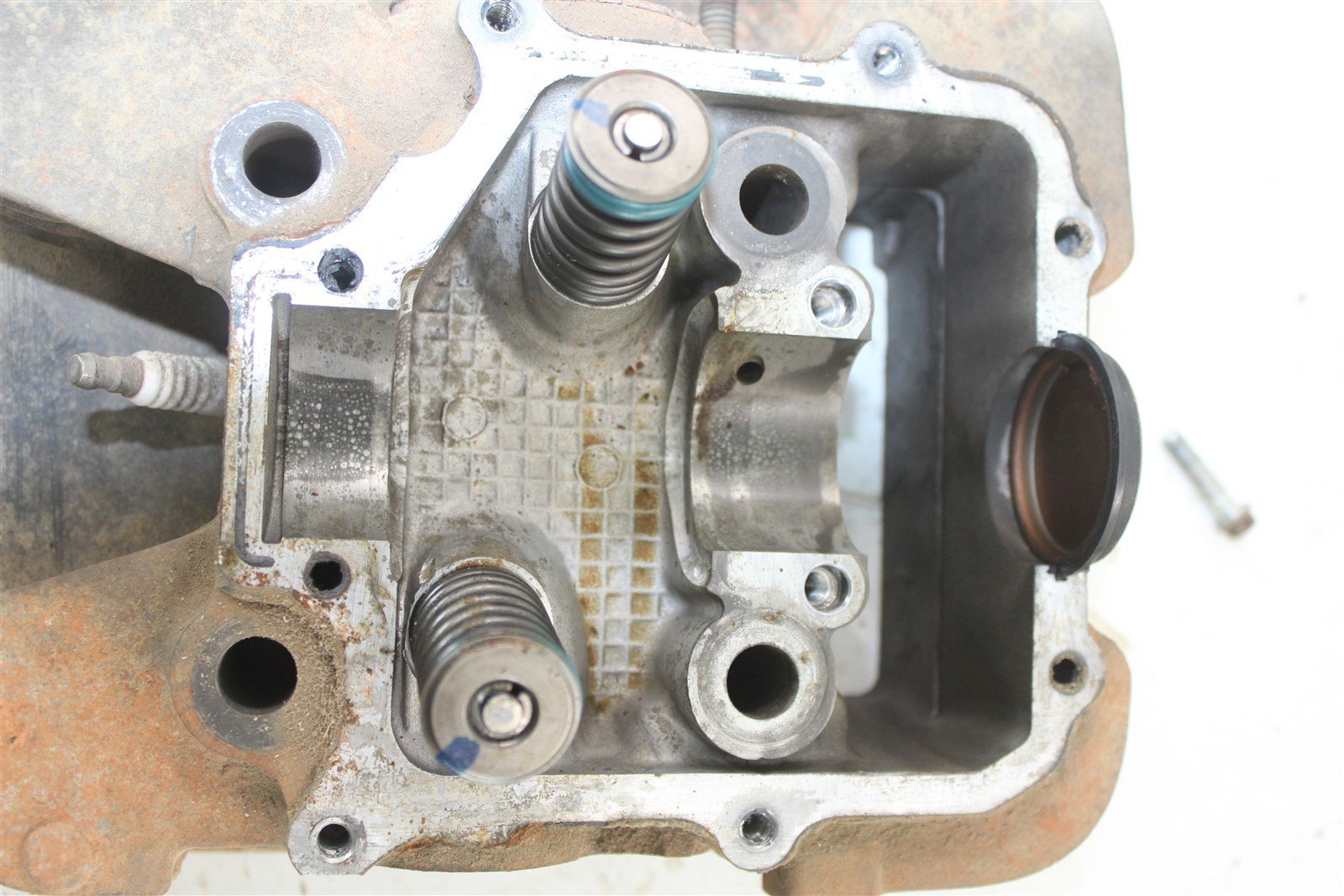 2008 Polaris Trail Blazer 330 Cylinder Head Valves Intake Exhaust