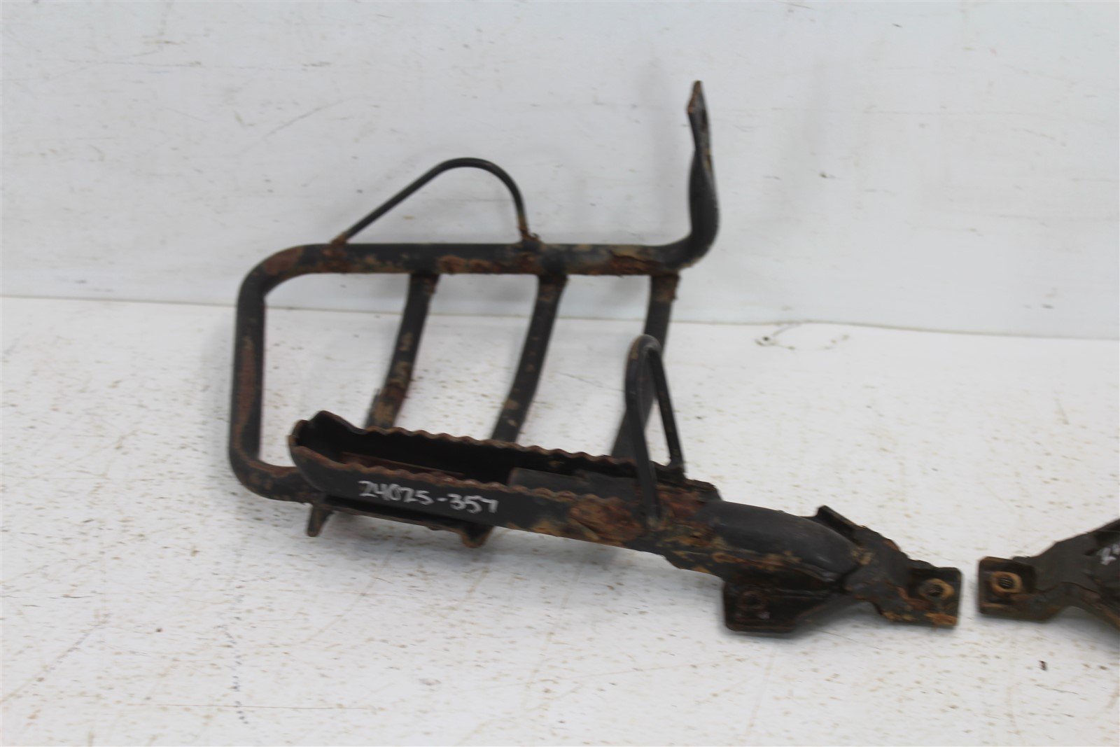 1994 Kawasaki Bayou 220 Foot Pegs Rests Set Left Right