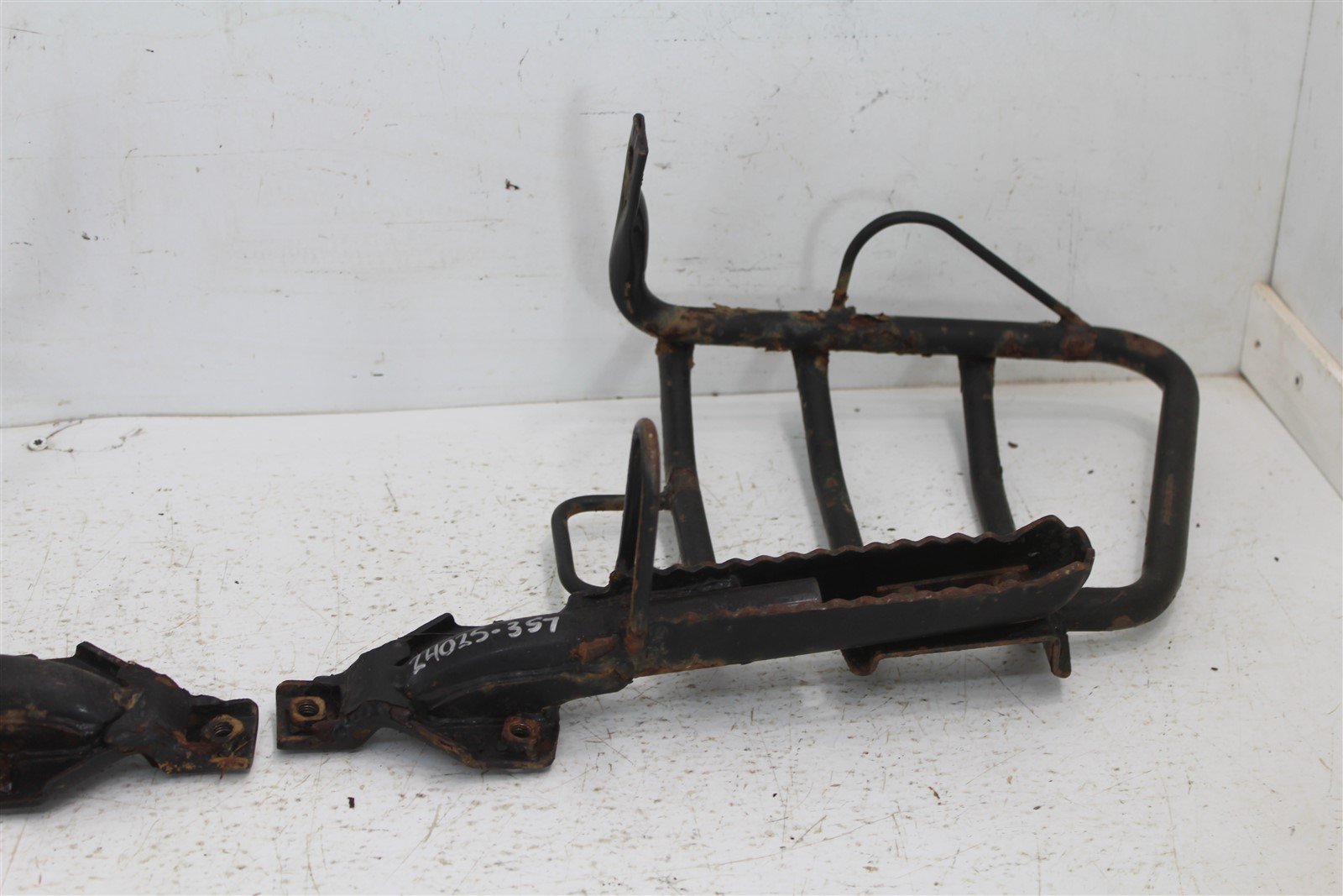 1994 Kawasaki Bayou 220 Foot Pegs Rests Set Left Right