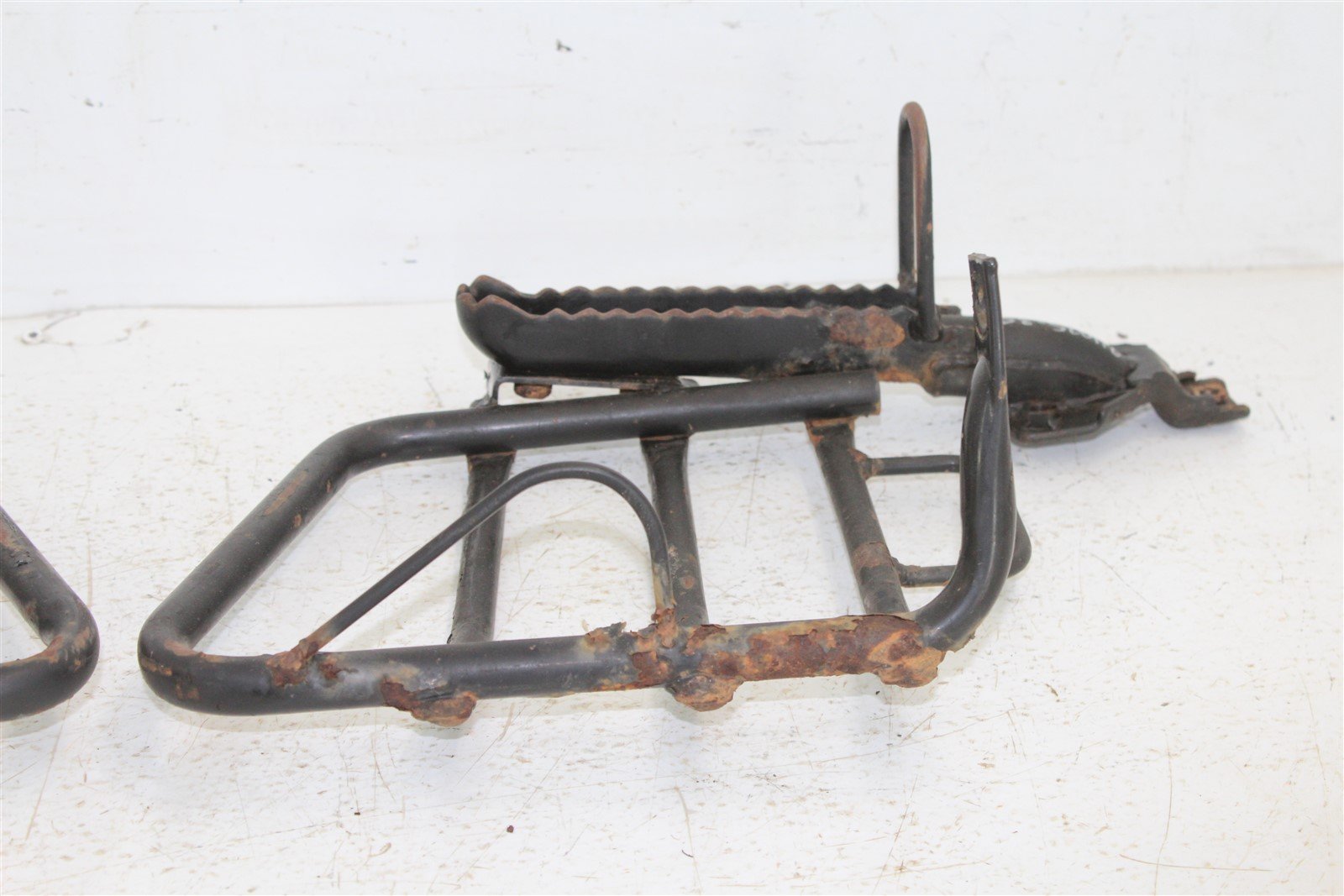 1994 Kawasaki Bayou 220 Foot Pegs Rests Set Left Right