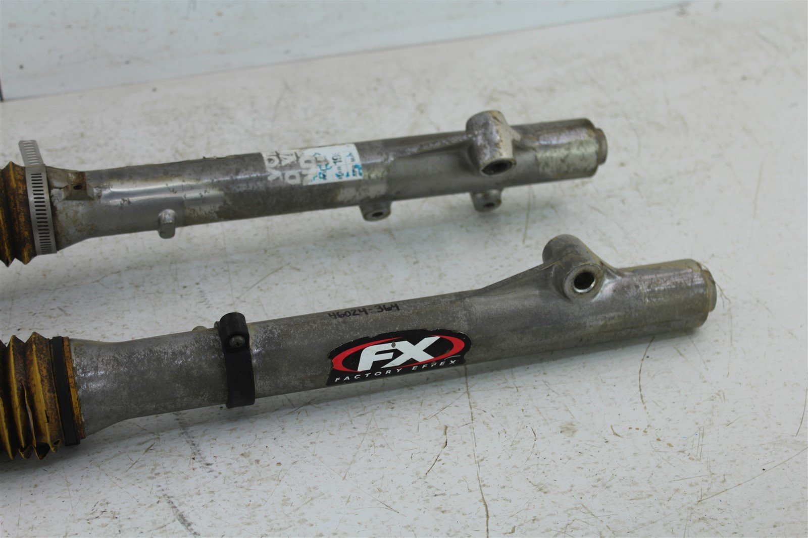 1996 Suzuki DR200SE Fork Tubes Front Suspension Triple Clamps