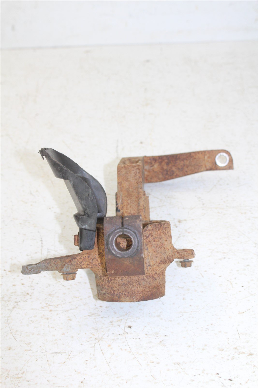 1998 Yamaha Grizzly 600 Knuckle Control Arm Mount Front Right