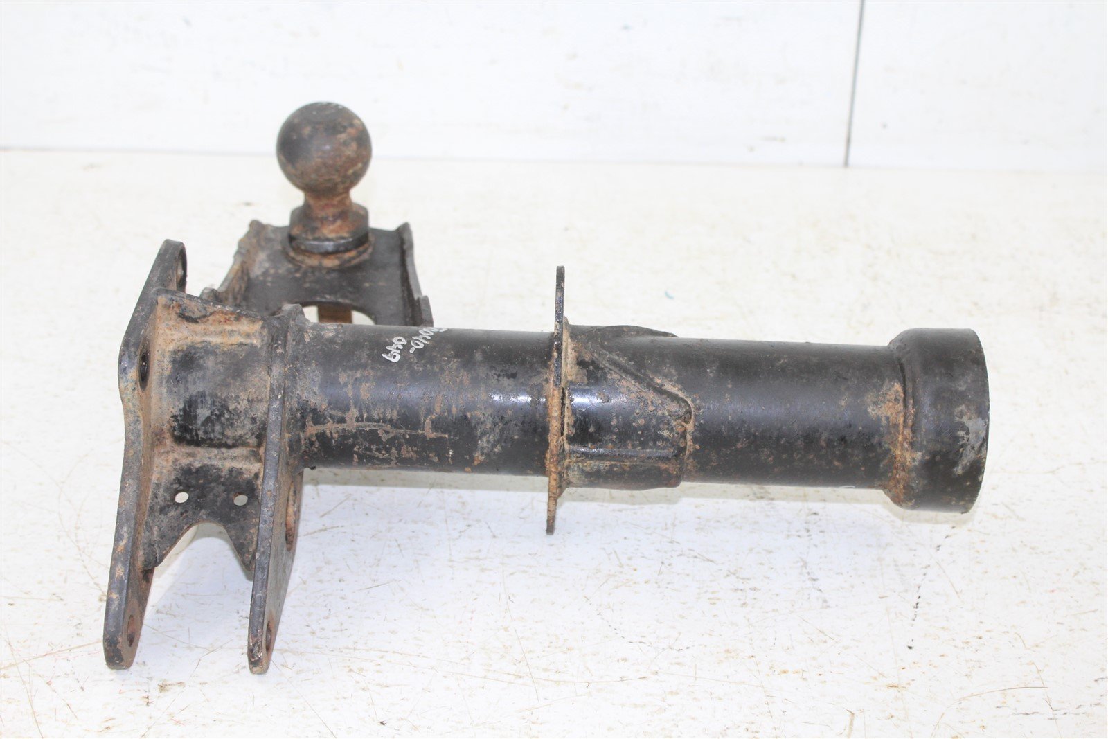 1998 Yamaha Grizzly 600 Rear Left Axle Carrier Housing 1 7/8" Tow Ball