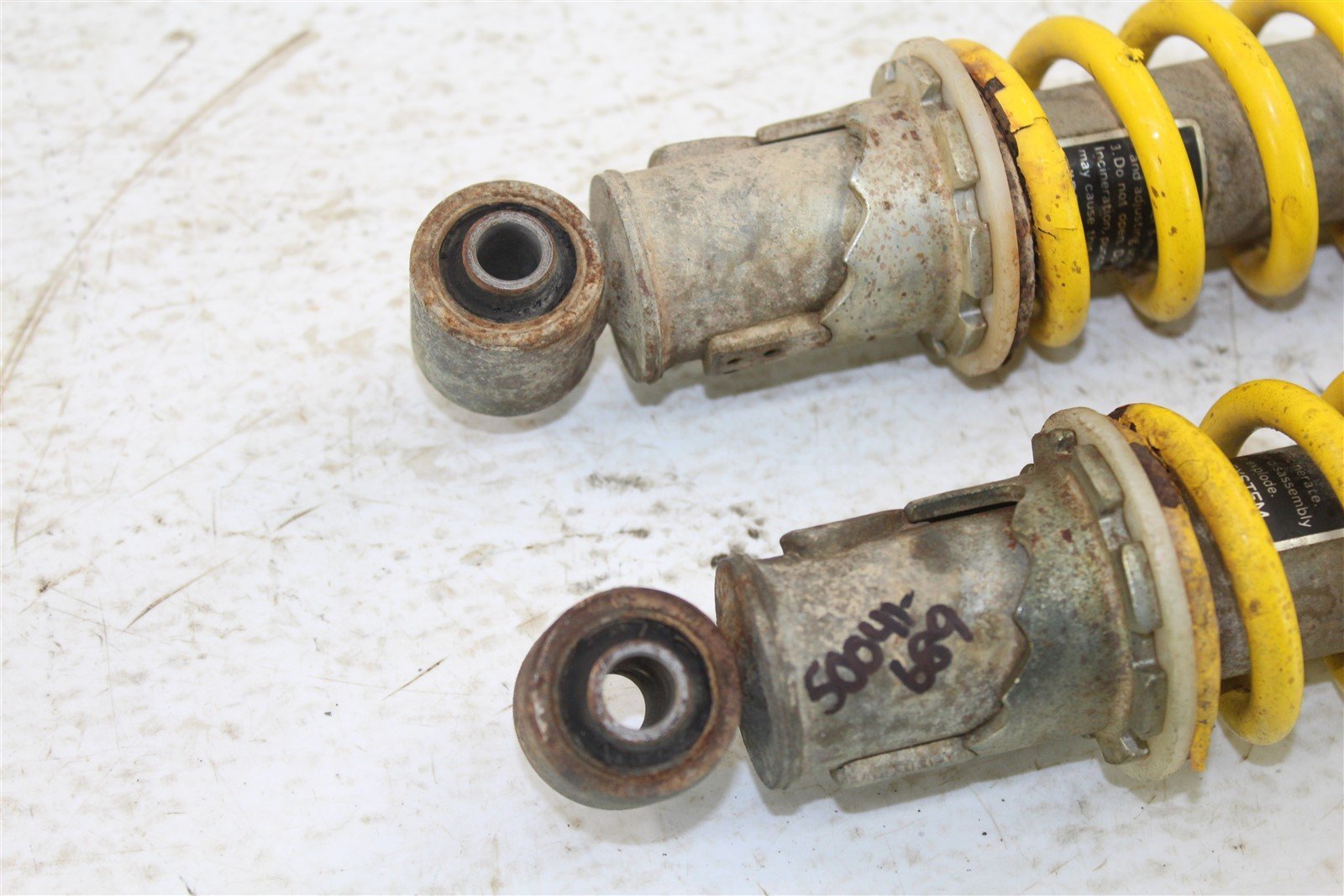 1986 Yamaha Moto-4 225 Rear Shocks Spring Absorber Left Right