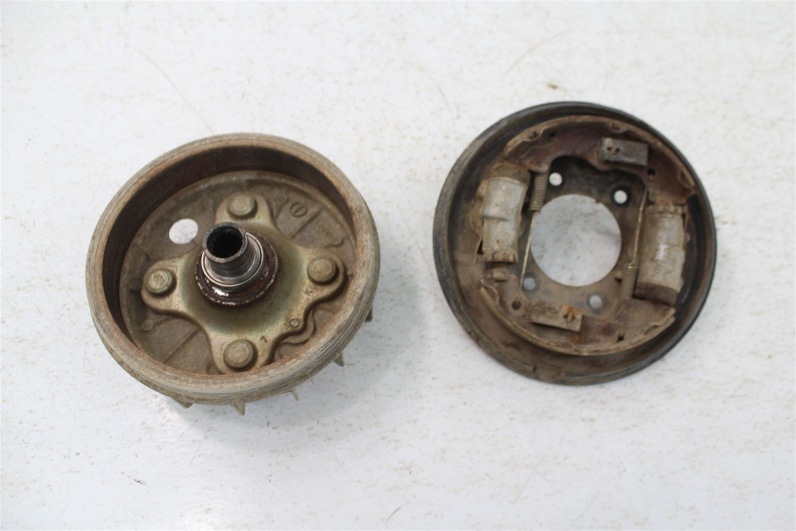 1986 Honda Fourtrax 350 Front Right Brake Drum Panel Hub Backing Plate