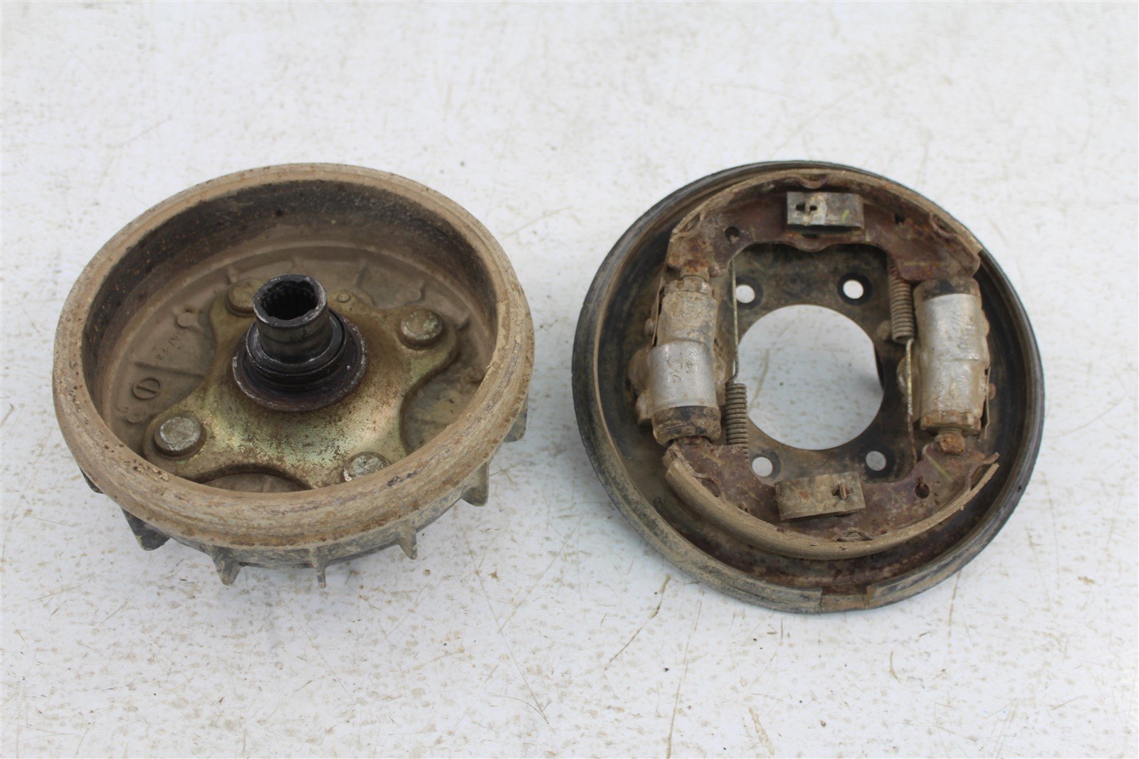 1986 Honda Fourtrax 350 Front Left Brake Drum Panel Hub Backing Plate