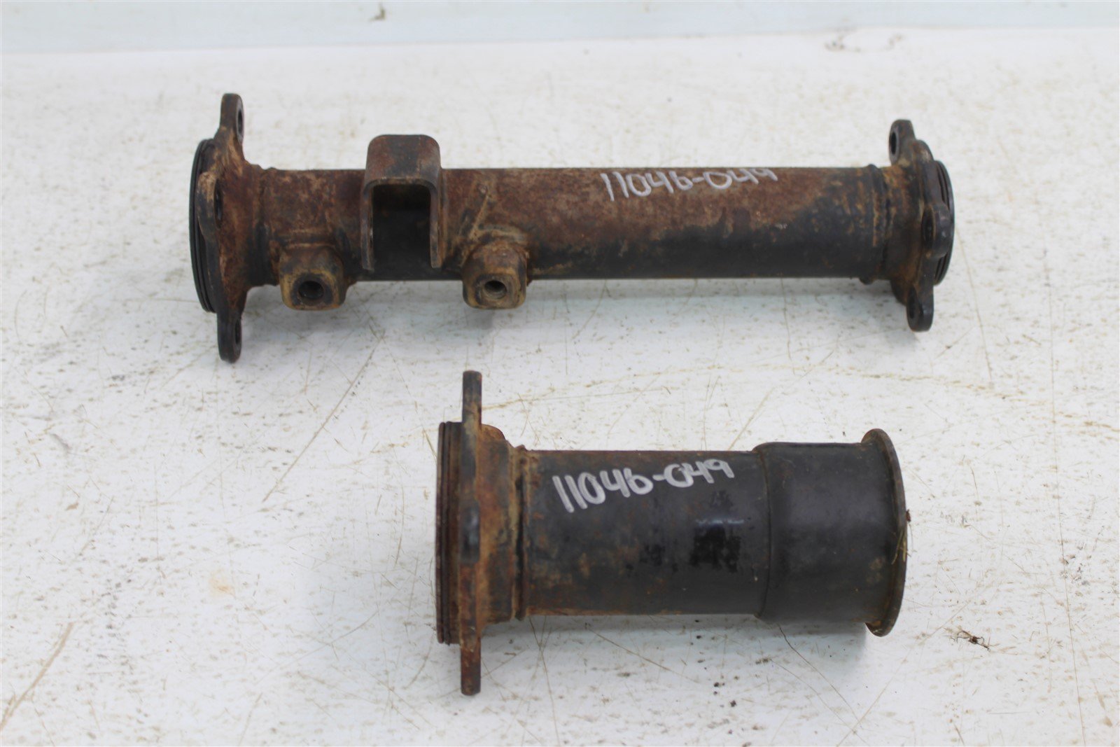 1985 Honda Fourtrax TRX 250 Rear Axle Housing Left Right