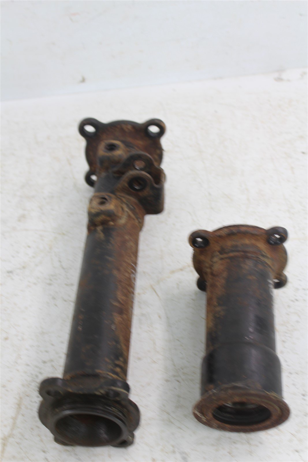 1985 Honda Fourtrax TRX 250 Rear Axle Housing Left Right