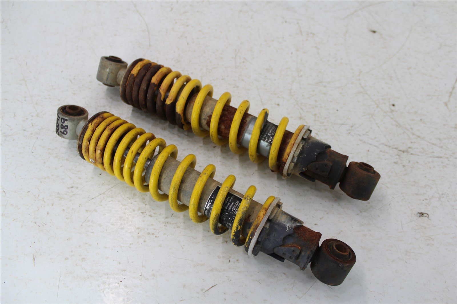 1986 Yamaha Moto 4 225 Rear Shocks Spring Absorber