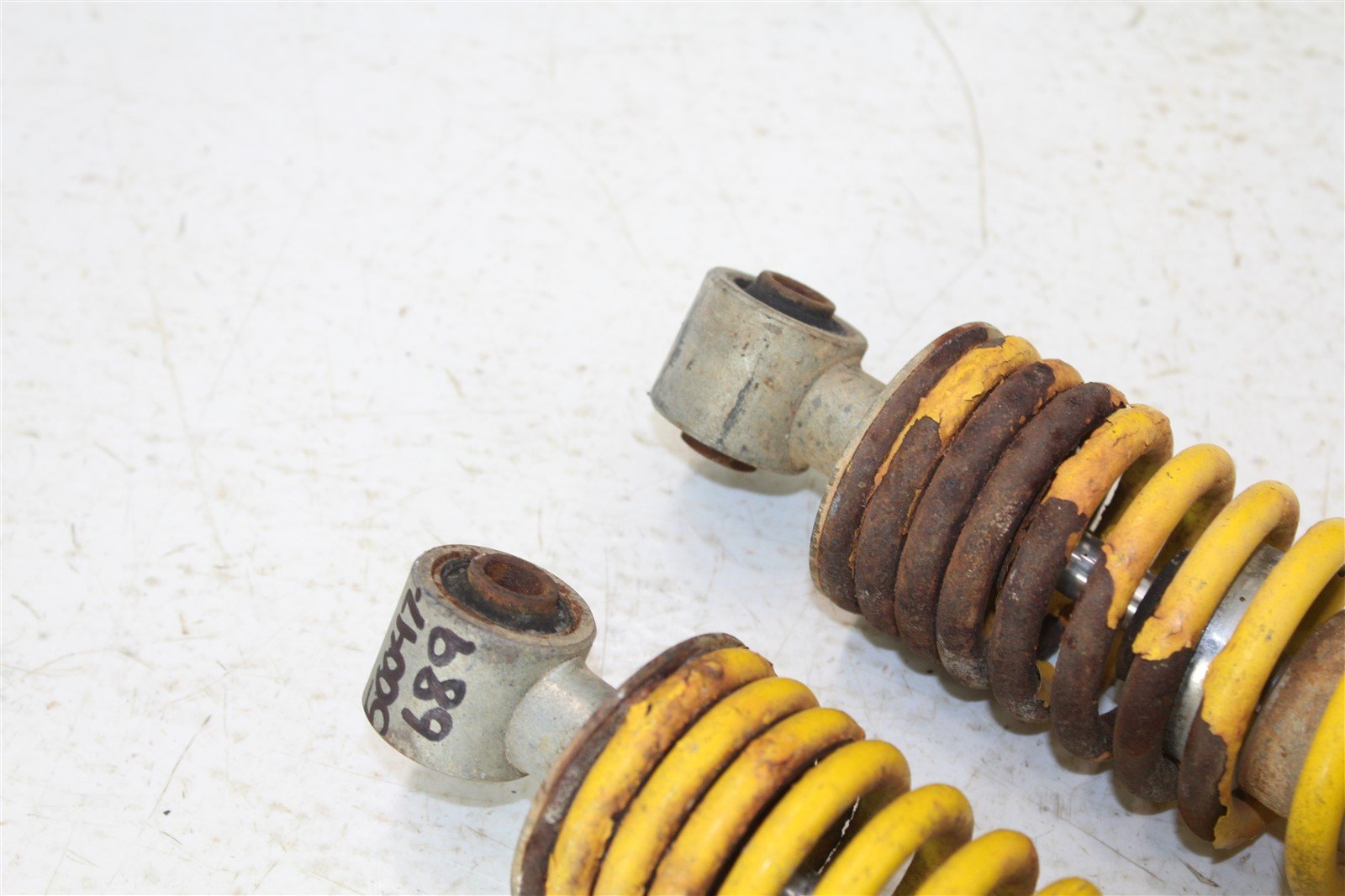 1986 Yamaha Moto 4 225 Rear Shocks Spring Absorber