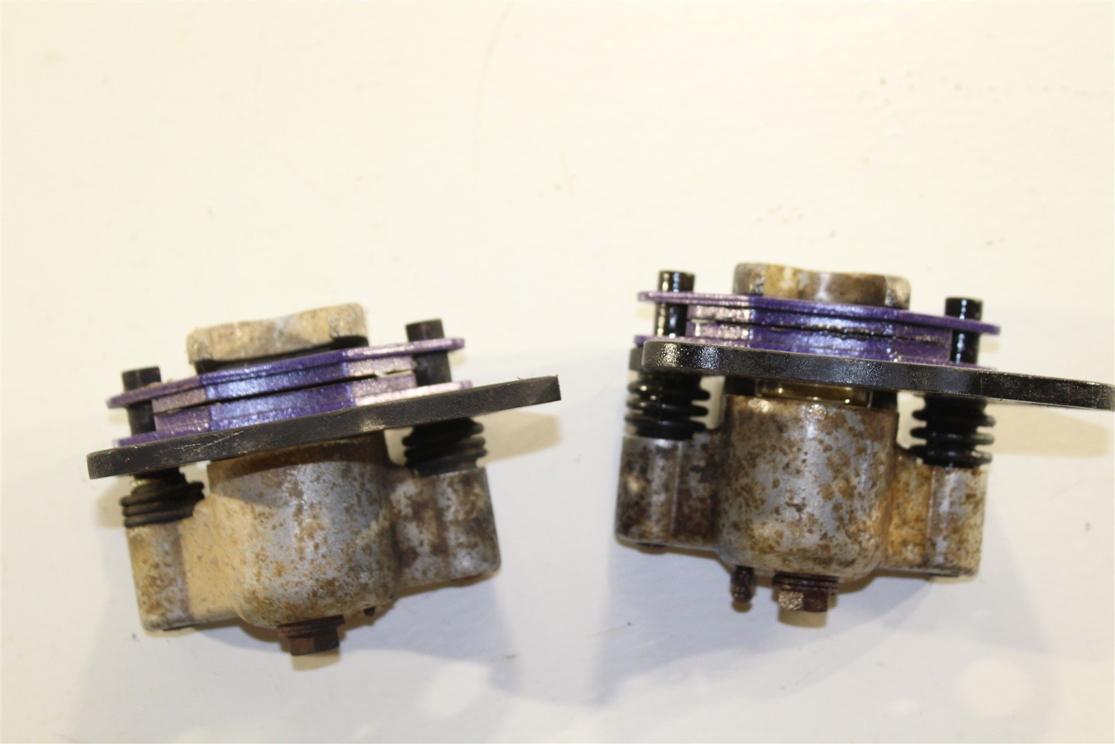 2005 Polaris Magnum 330 4x4 Front Brake Caliper Left Right