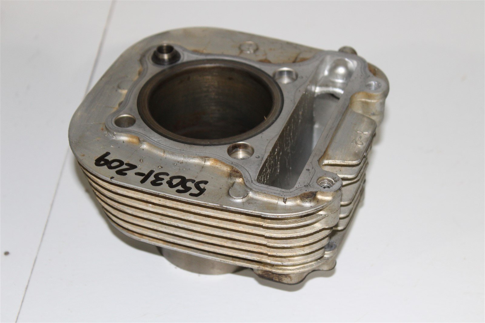 2001 Yamaha TTR 225 Engine Cylinder Jug