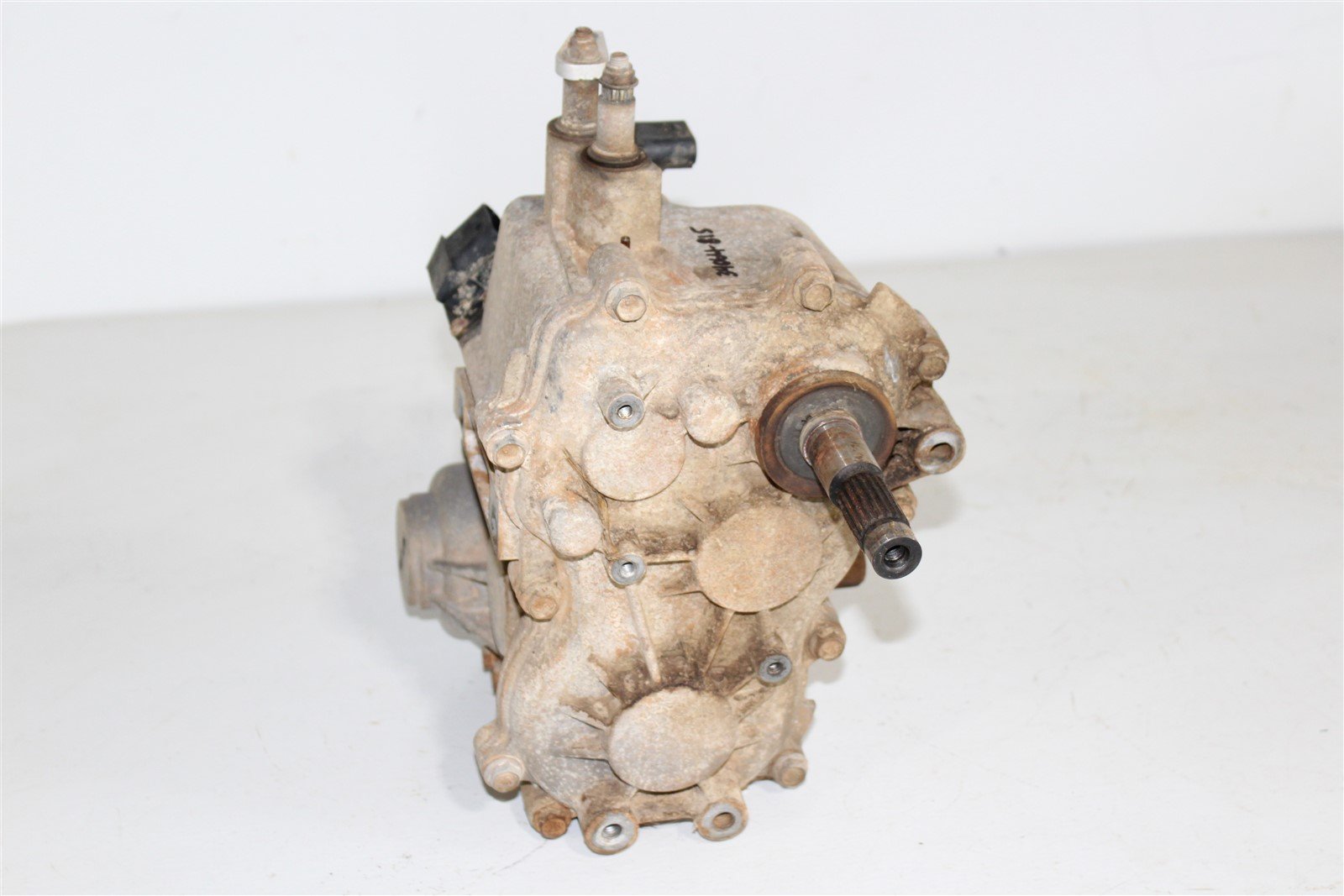 2000 Polaris Magnum 325 2x4 Transmission Gear Box Case