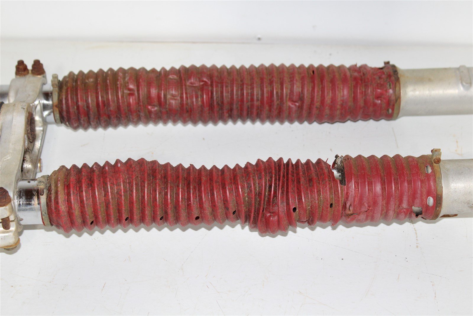 1985 Yamaha YZ 125 Fork Tubes Front Suspension Triple Clamps