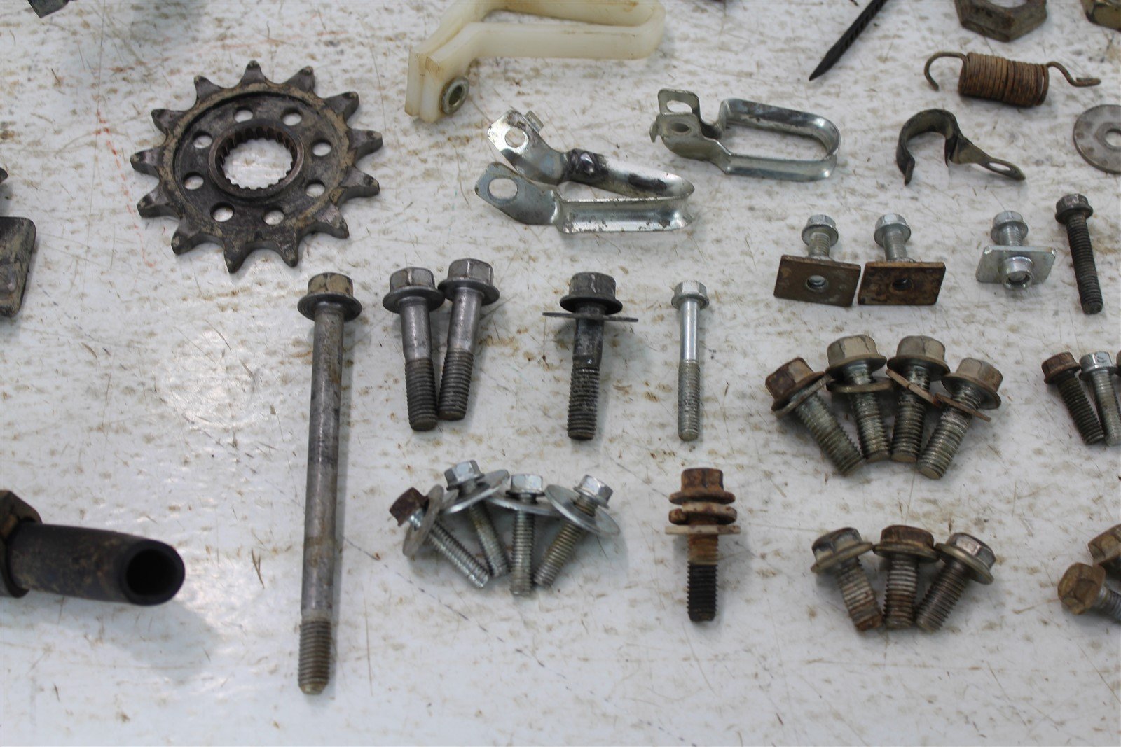2006 Yamaha YZ 250F Chassis Bolt Kit Hardware Sprocket Hose Guide