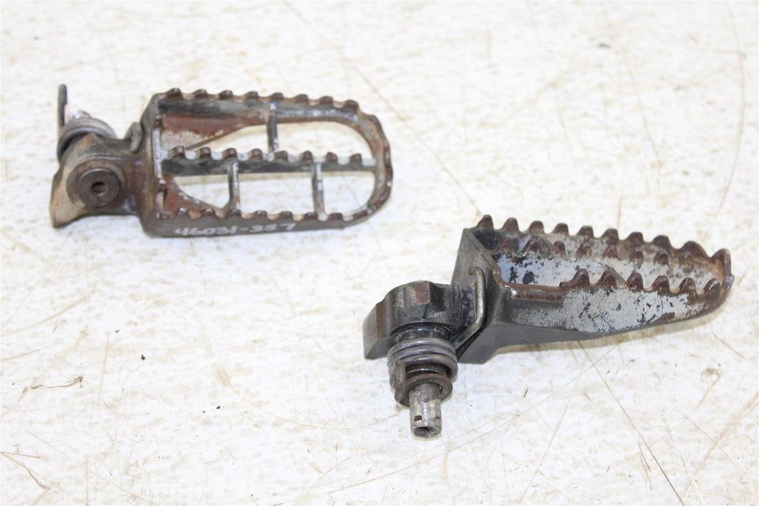 2003 Suzuki RM 125 Foot Pegs Set Hardware Springs Rests